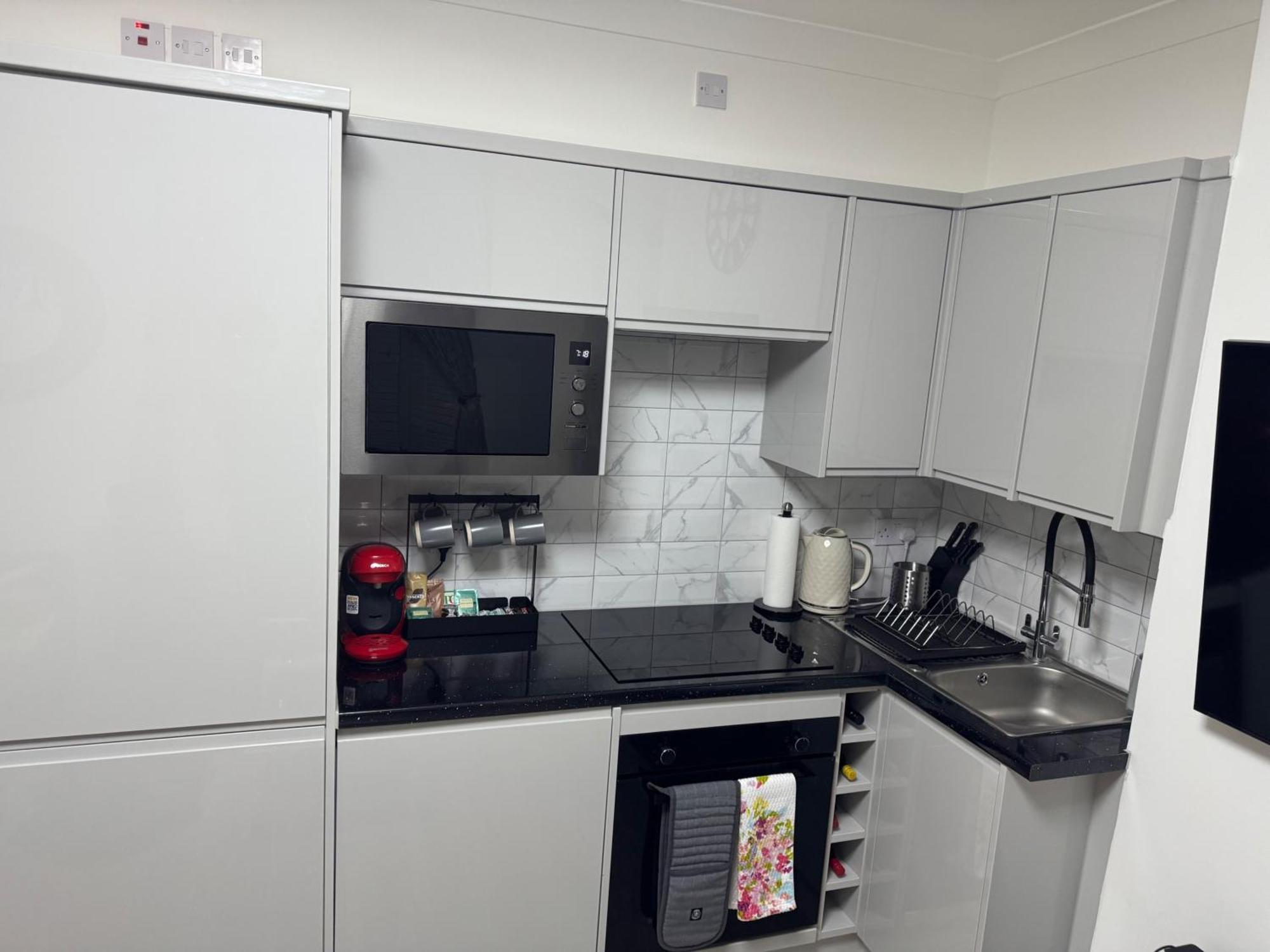 Cozy 2br-5guests-near Attractions-garden London
