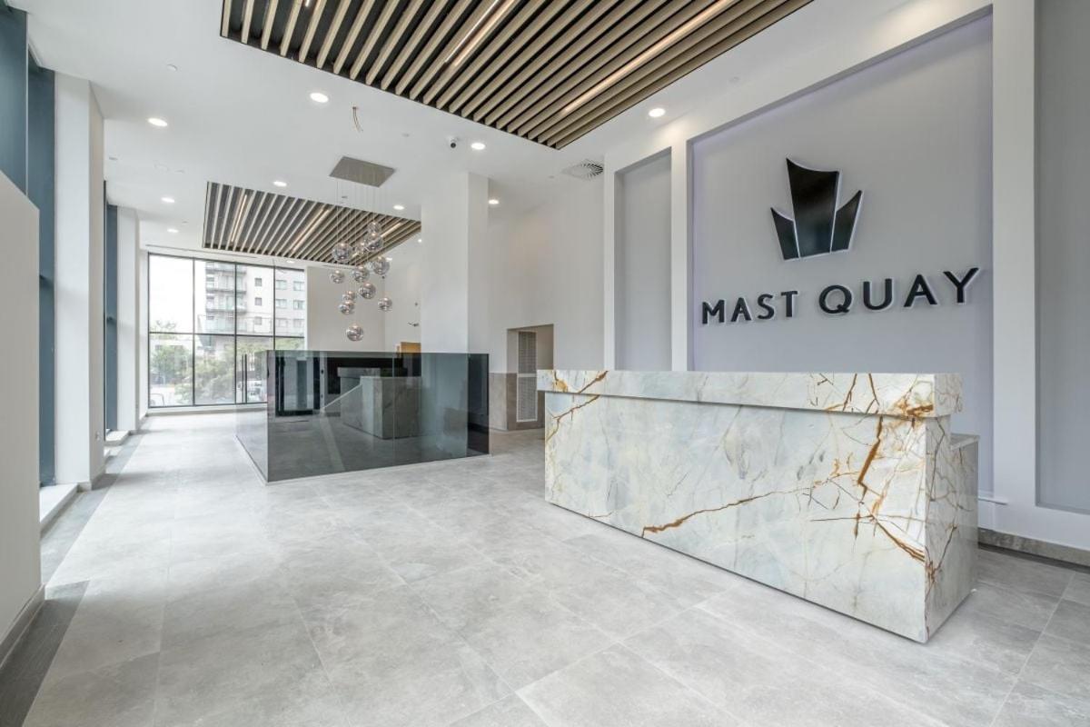 Exquisite 2bed With Parking Near 02 Arena