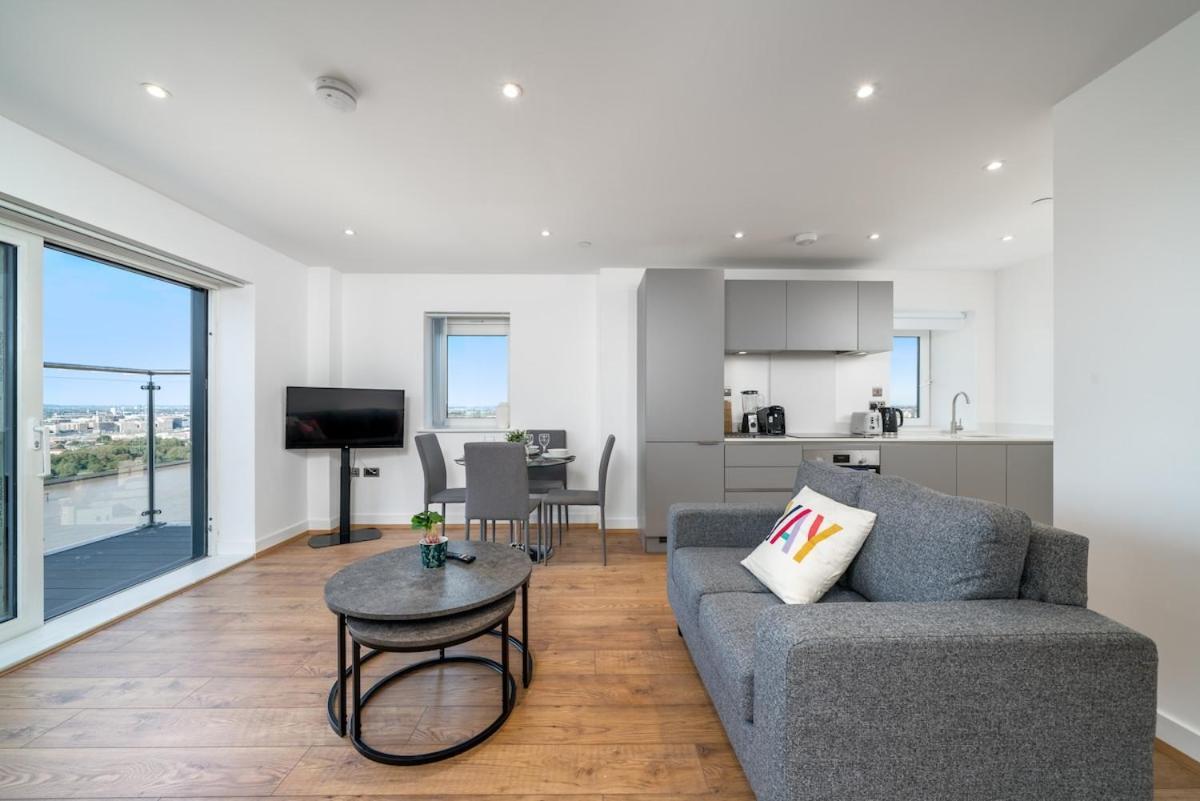 Apartment Exquisite 2bed With Parking Near 02 Arena London