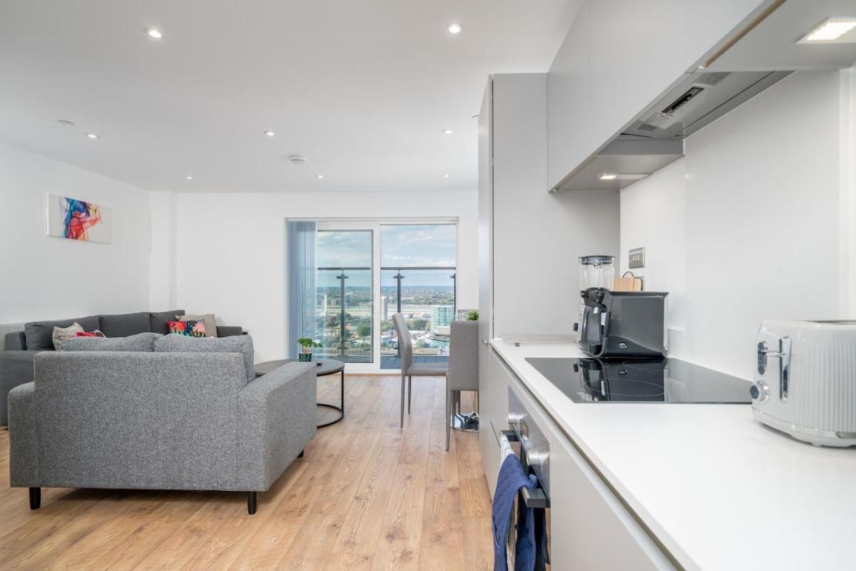 Exquisite 2bed With Parking Near 02 Arena Apartment London
