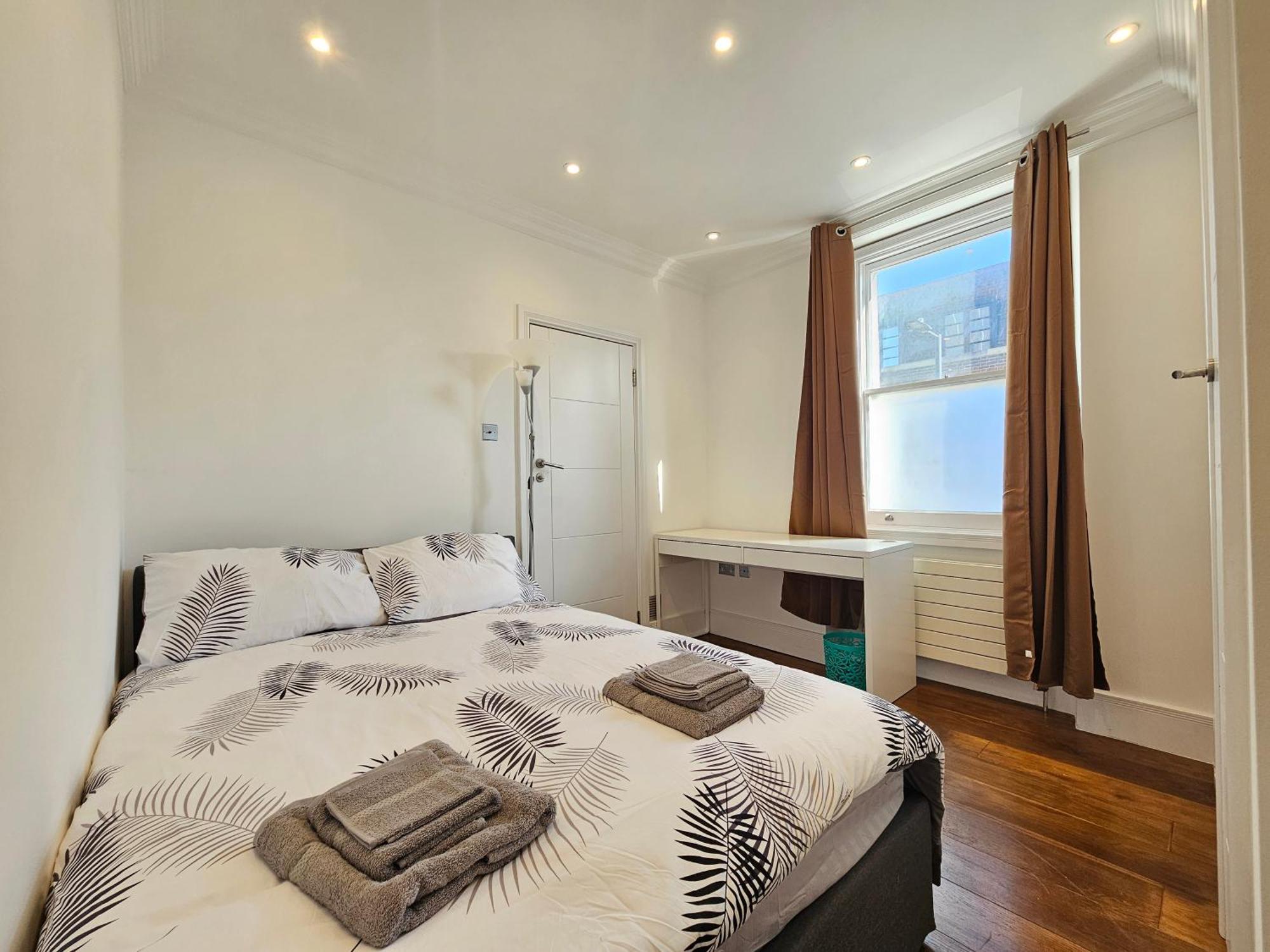 Hub 2 Bedroom In Paddington Apartment London