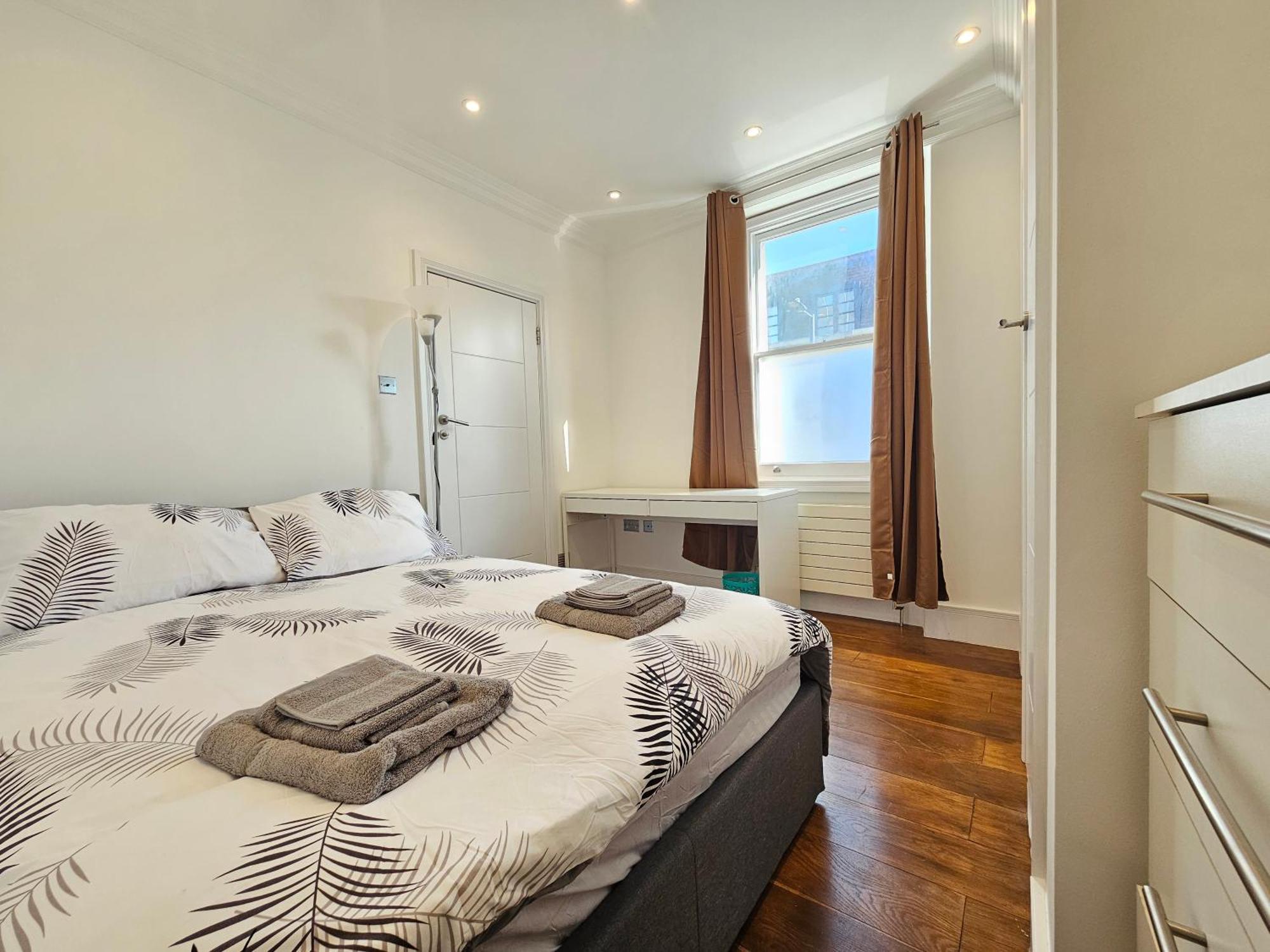 Hub 2 Bedroom In Paddington Apartment London