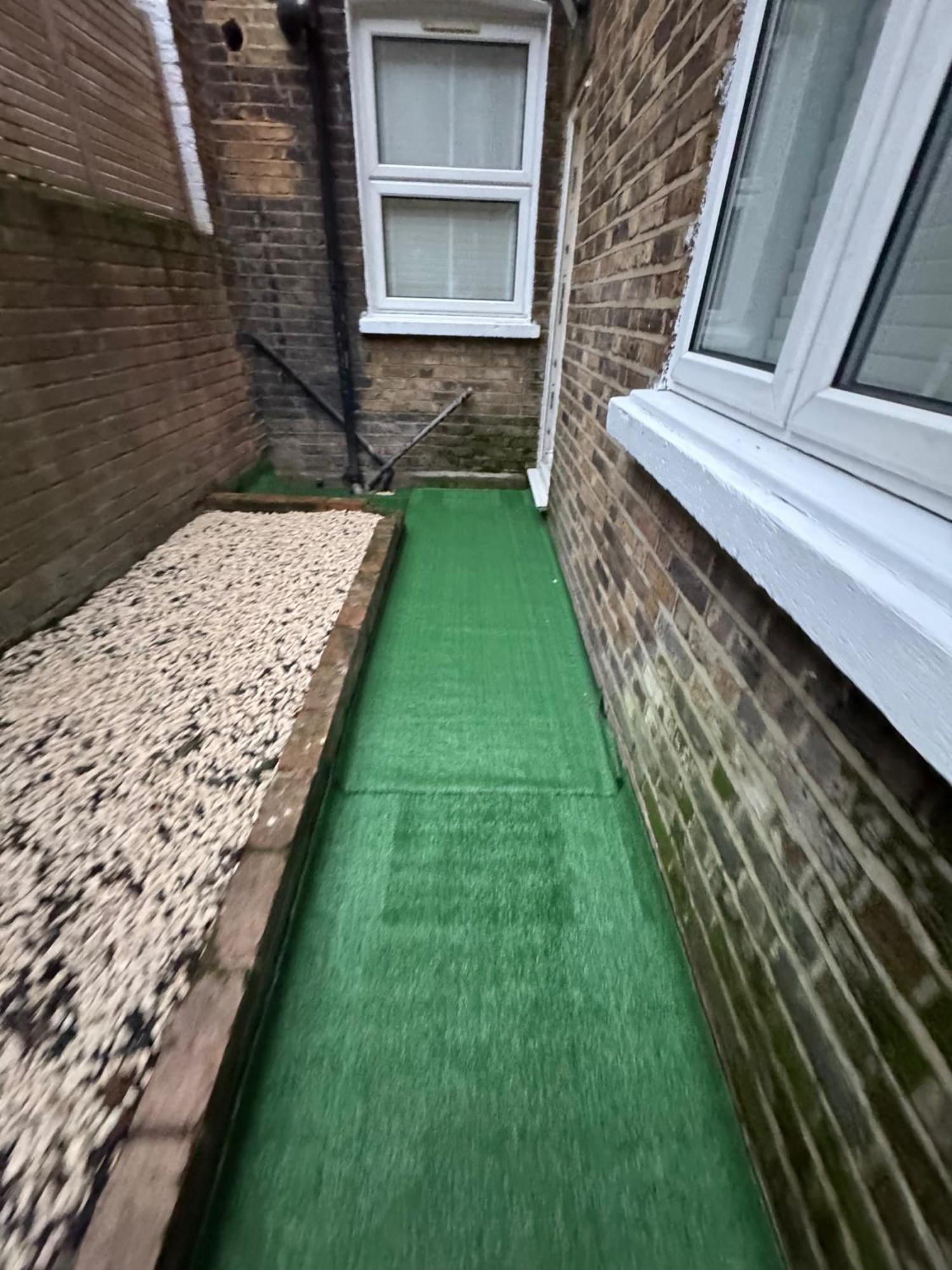 Cozy 2br-5guests-near Attractions-garden Apartment *