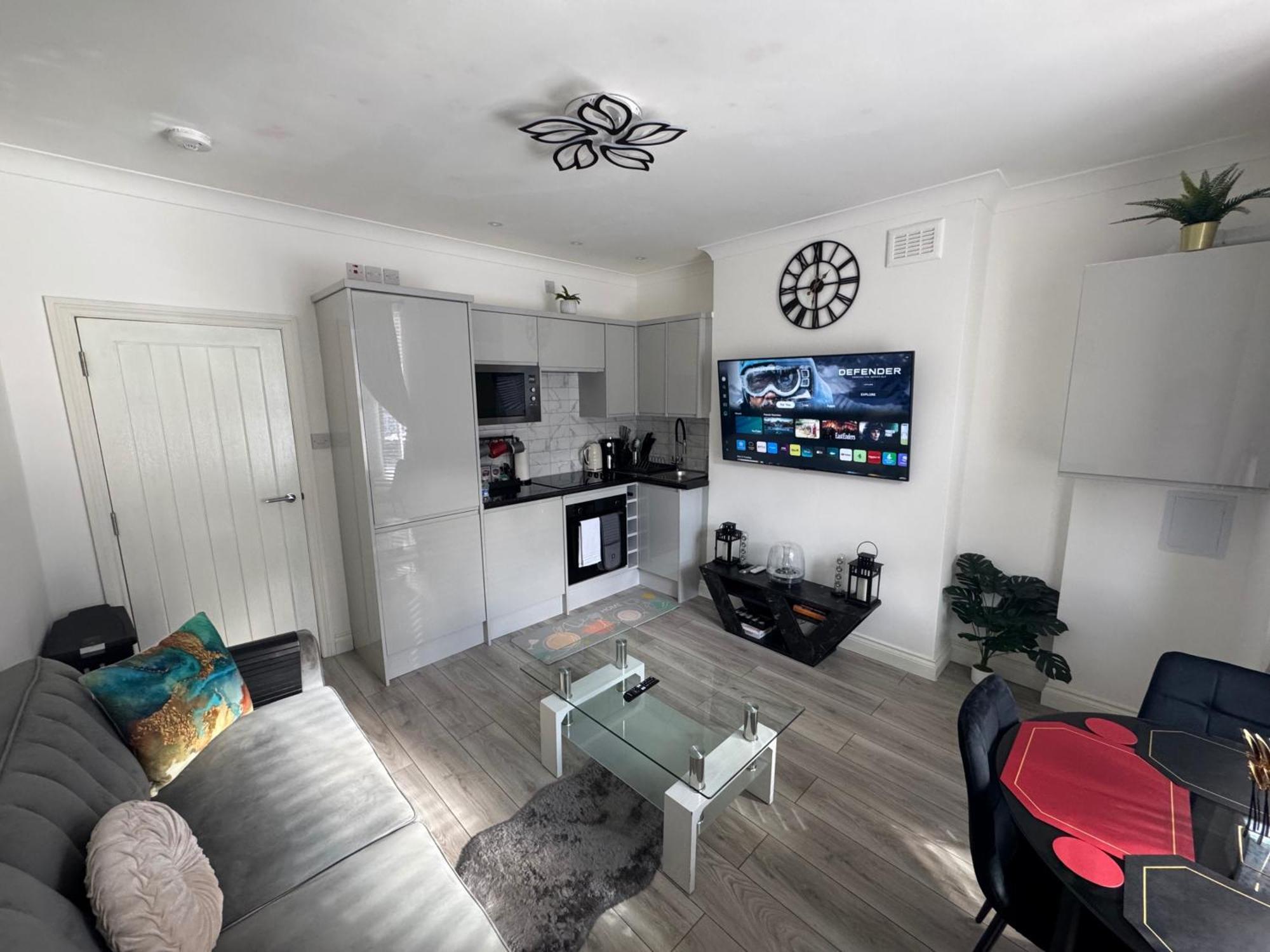 Apartment Cozy 2br-5guests-near Attractions-garden