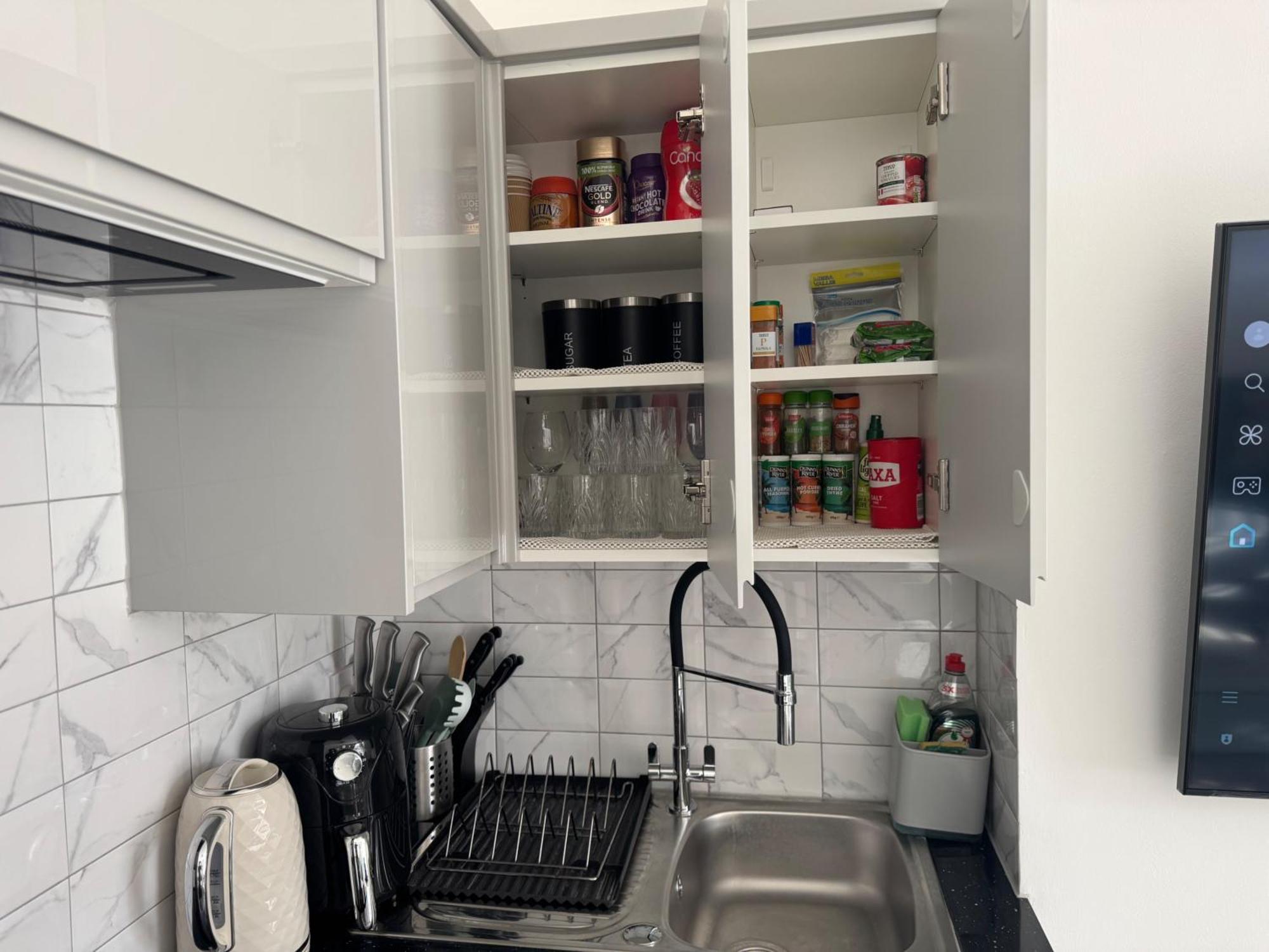 Cozy 2br-5guests-near Attractions-garden London