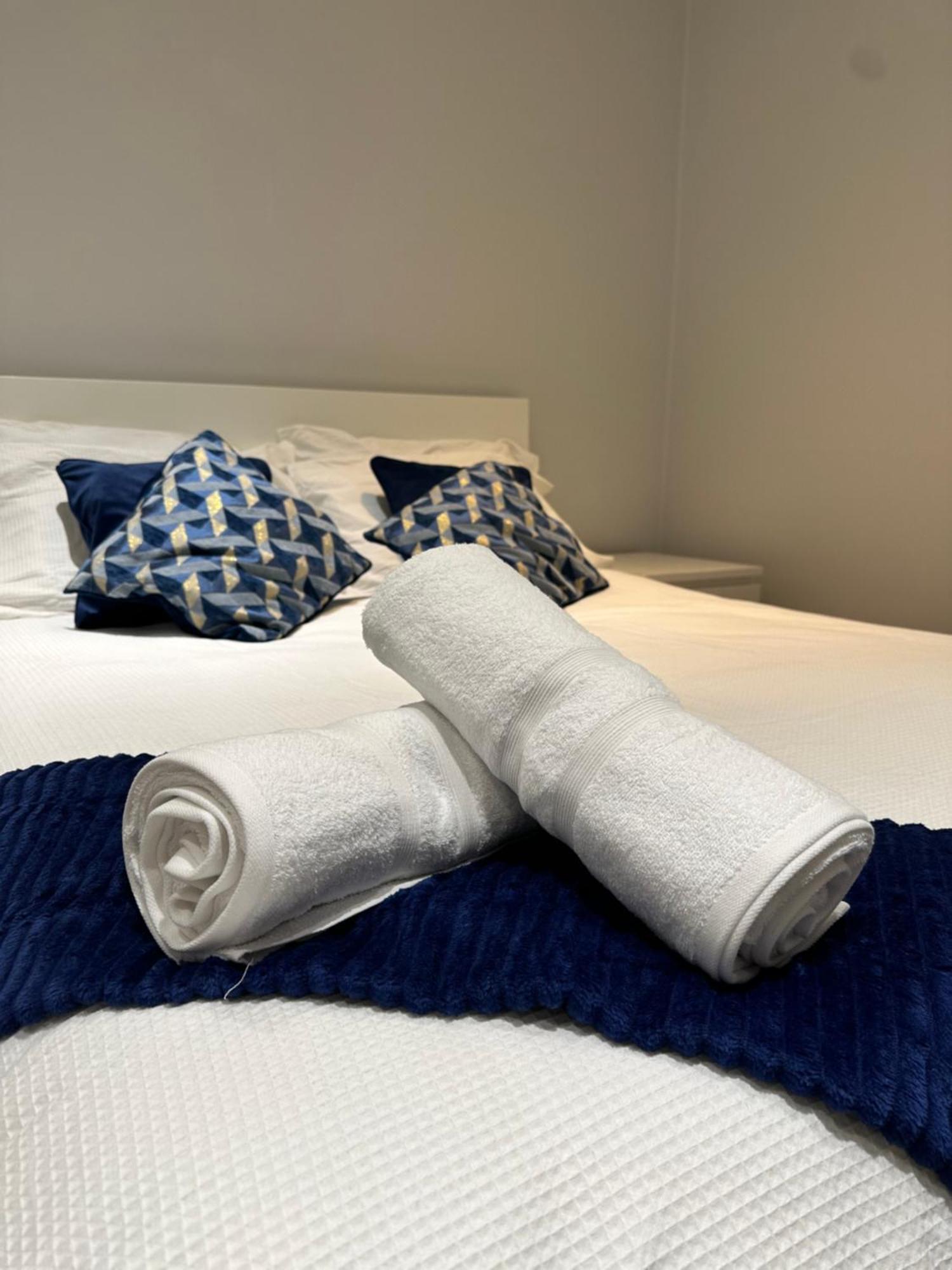 Liverpool Street Blue Bedroom Homestay