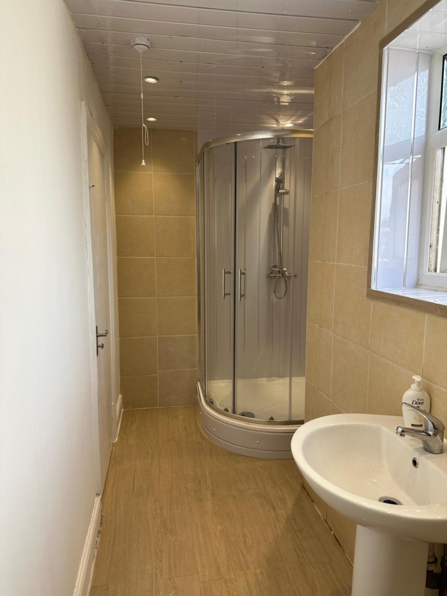 Liverpool Street Blue Bedroom Homestay