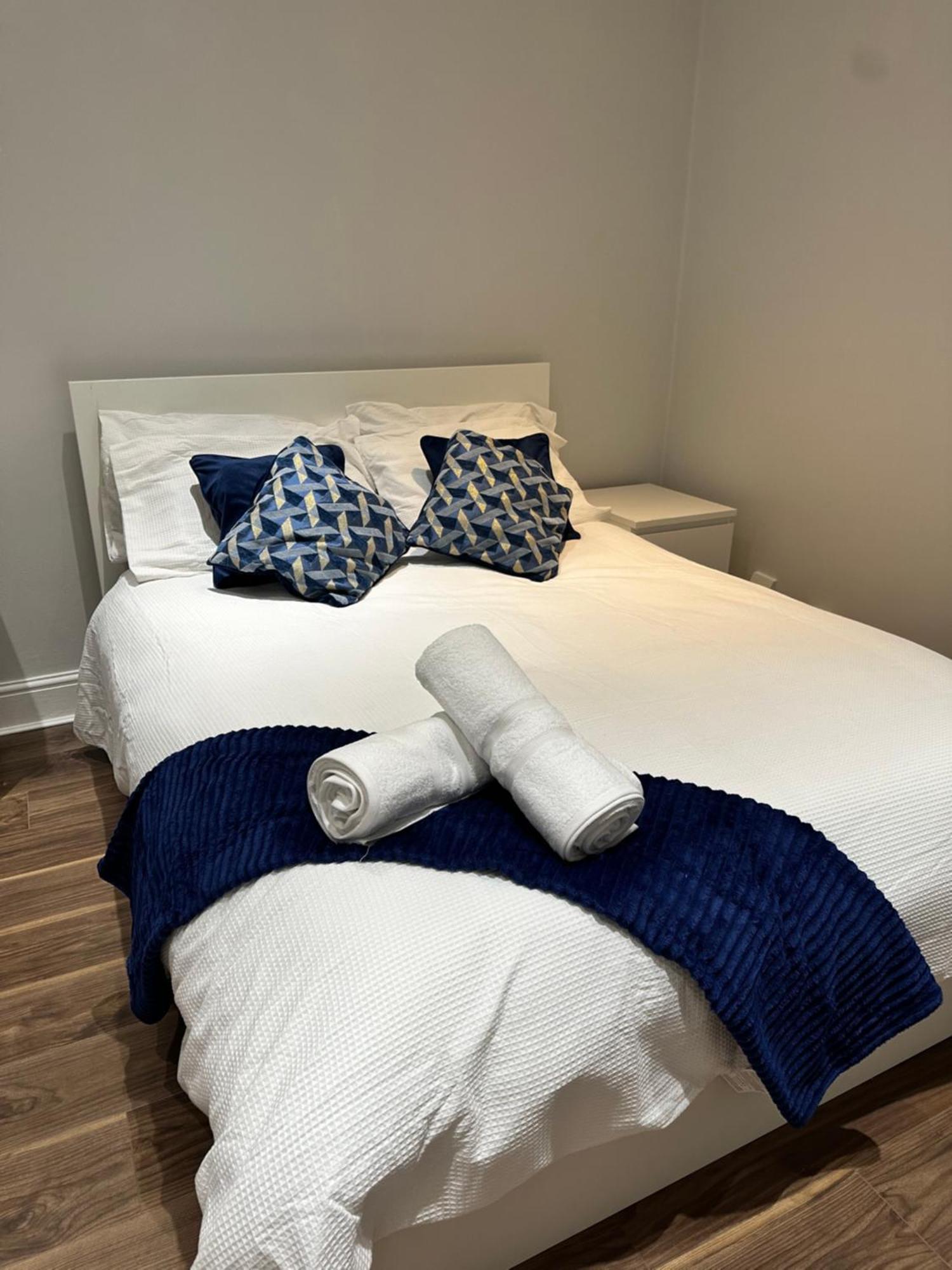 Liverpool Street Blue Bedroom Homestay *