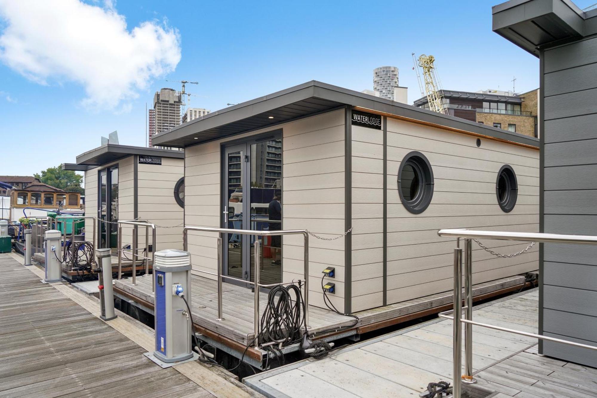 Unique Water In - Sleeps 6 Båter London