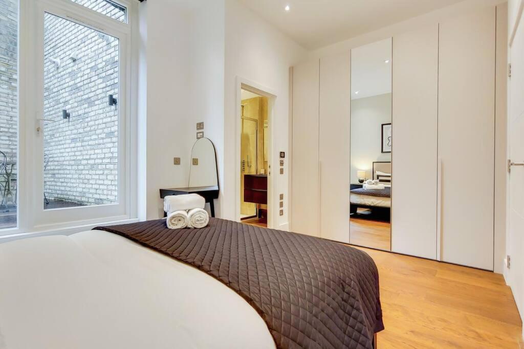 8 Borough - Modern & Elegant 2-bed, 2-bath