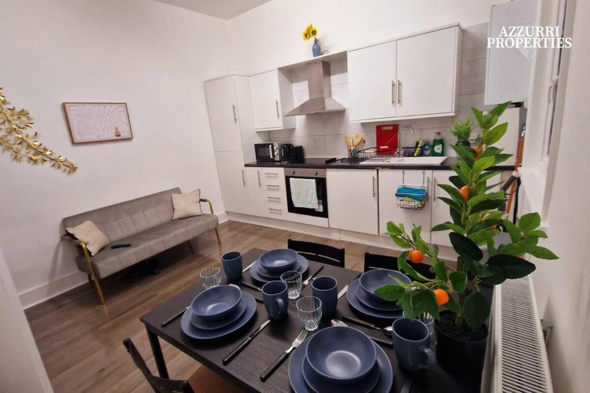 Apartment Monthly At Barking Road *