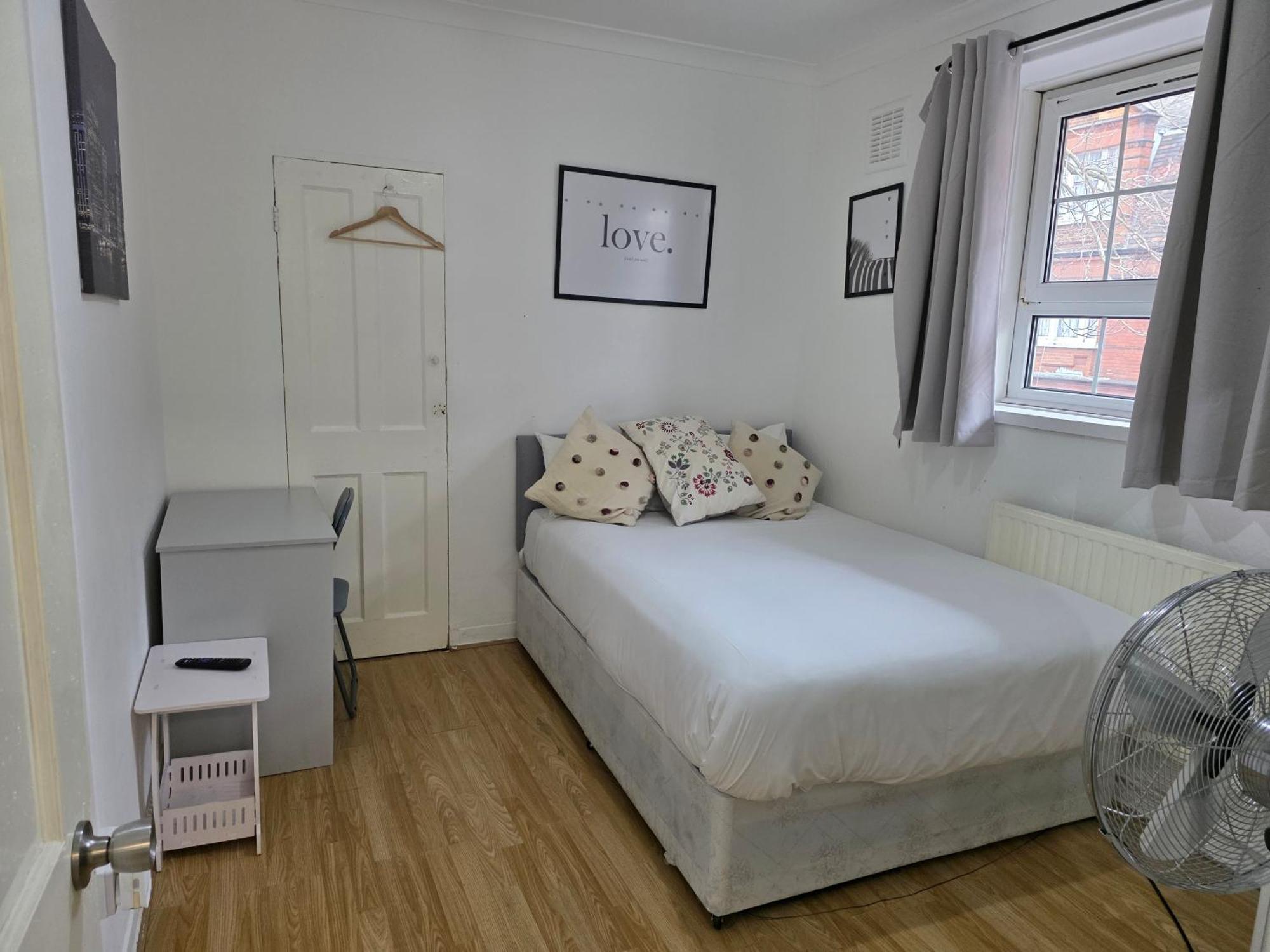 Budget Grey House * Londres