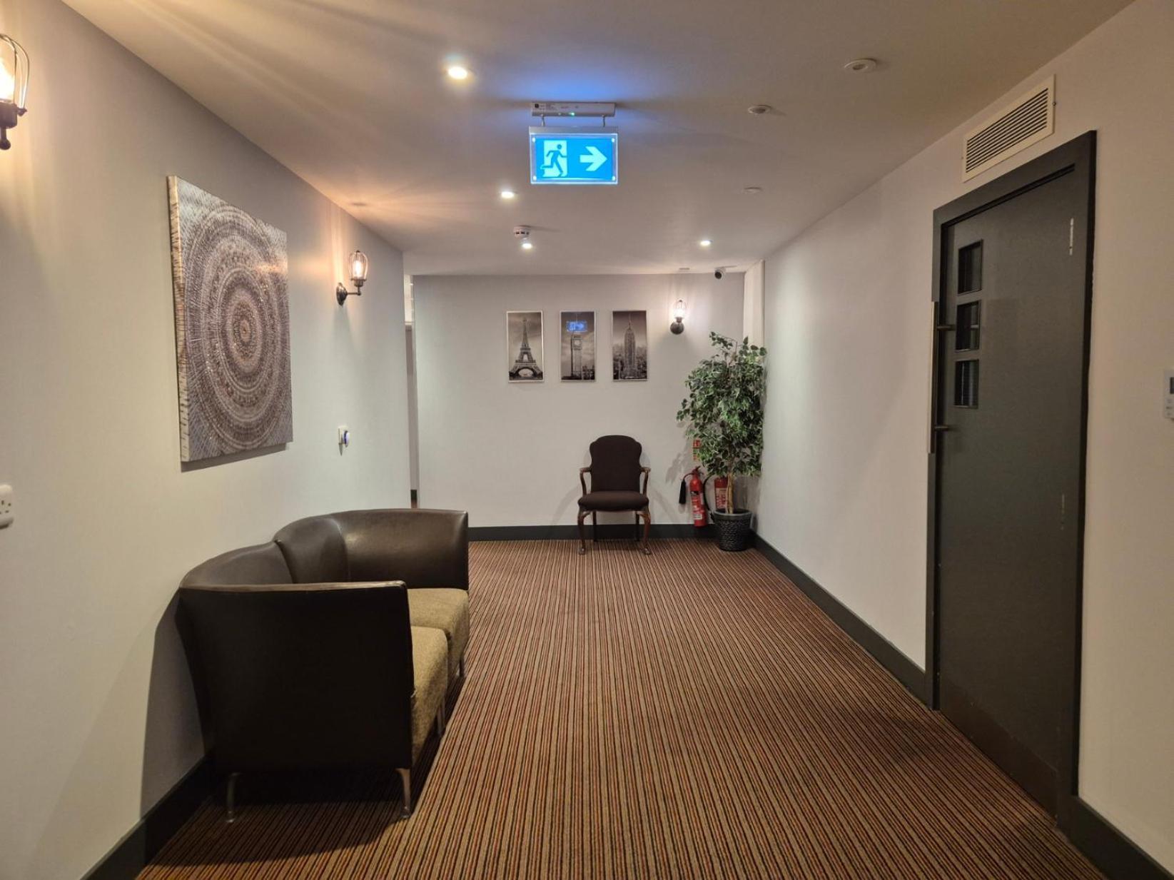 Airport Hotel 3*