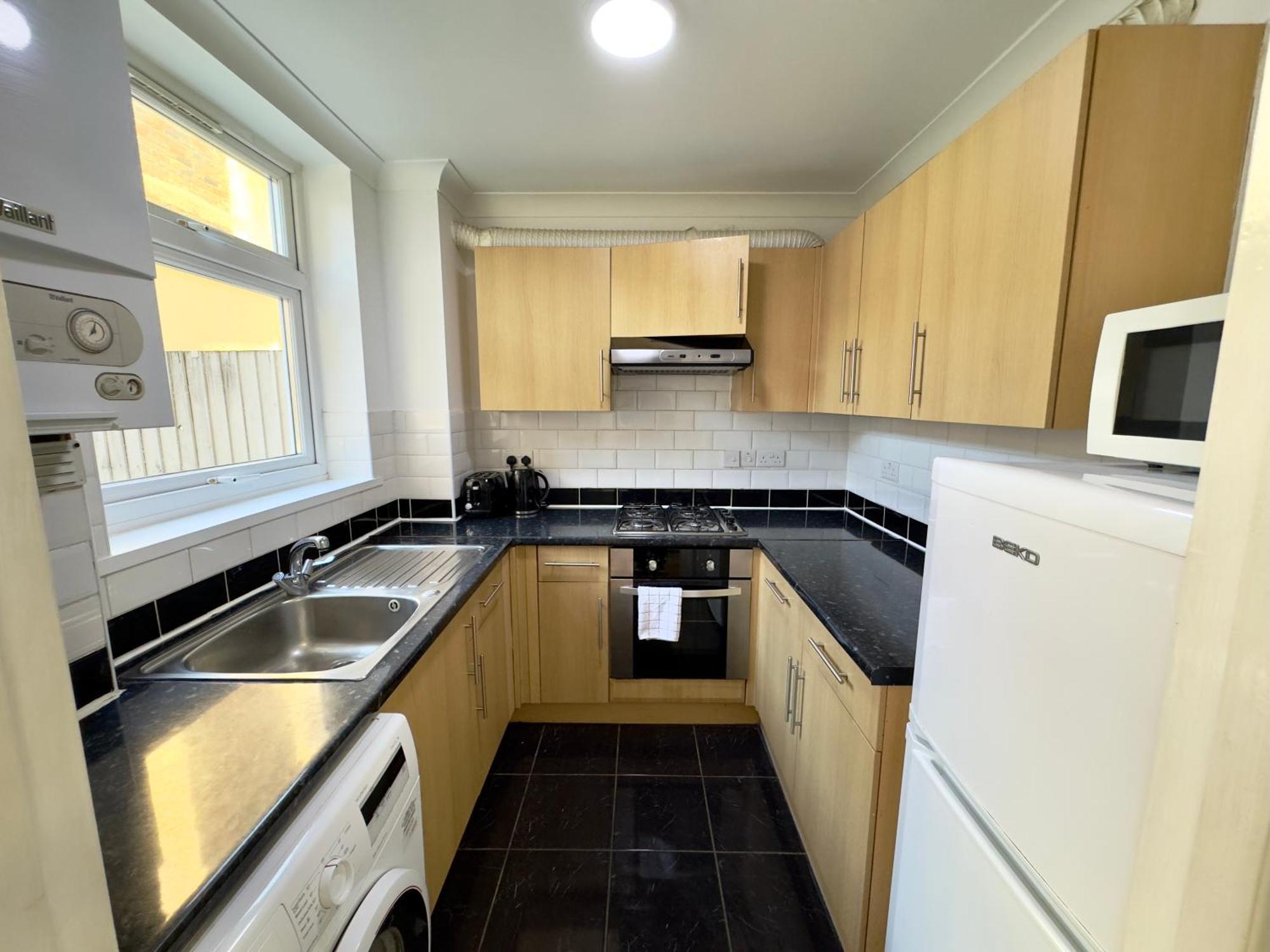Leilighet 3 Bedrooms 3 Bathrooms Spacious House, Reception, Kitchen, Garden, Parking London
