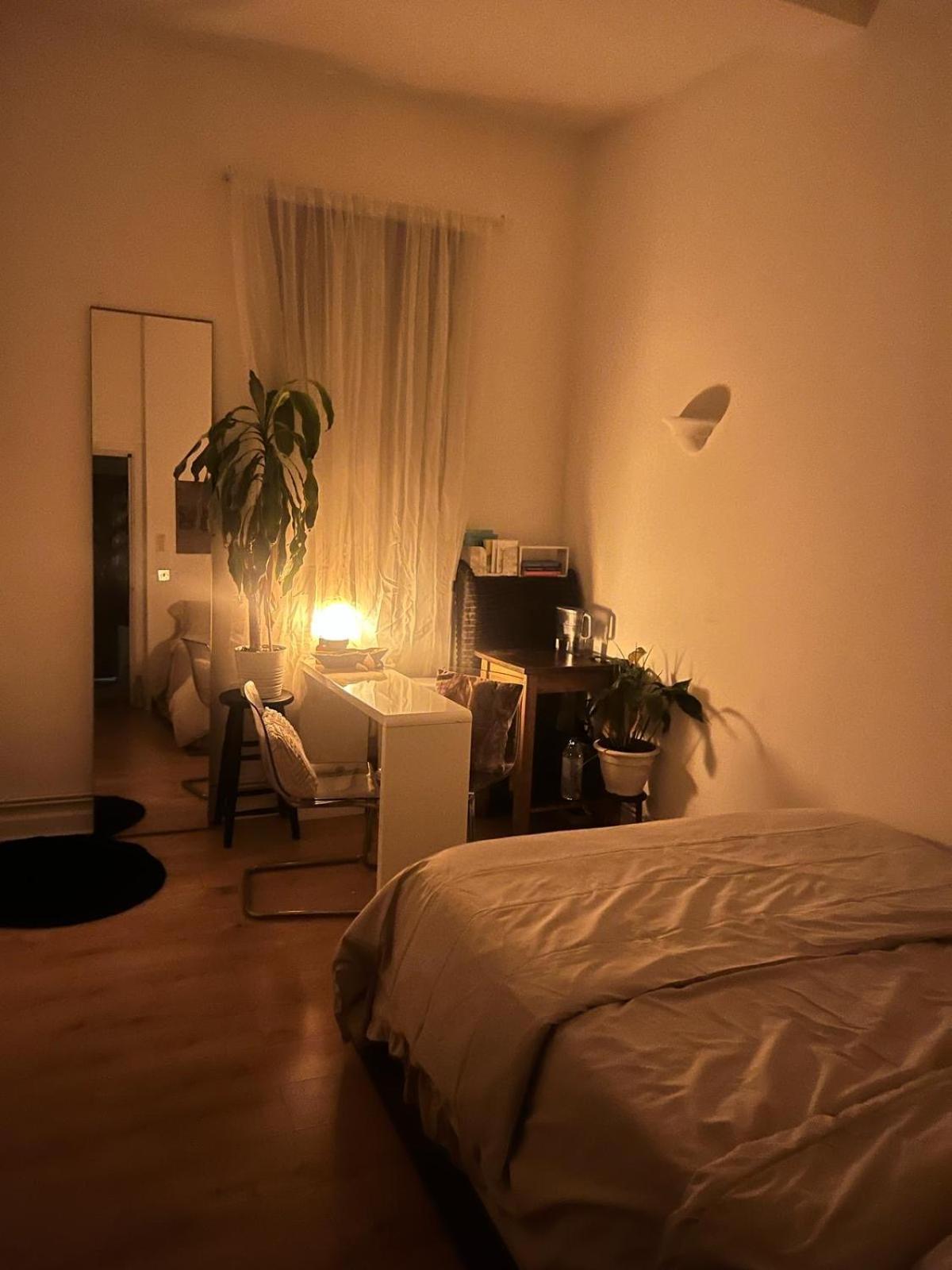 Guest house Cosy Private With Shared Bathroom Facilities London