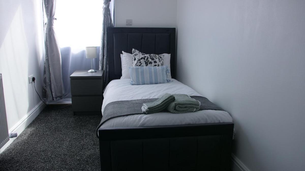 Stylish 4 Bd Ft Ldn Parking Apartamento *