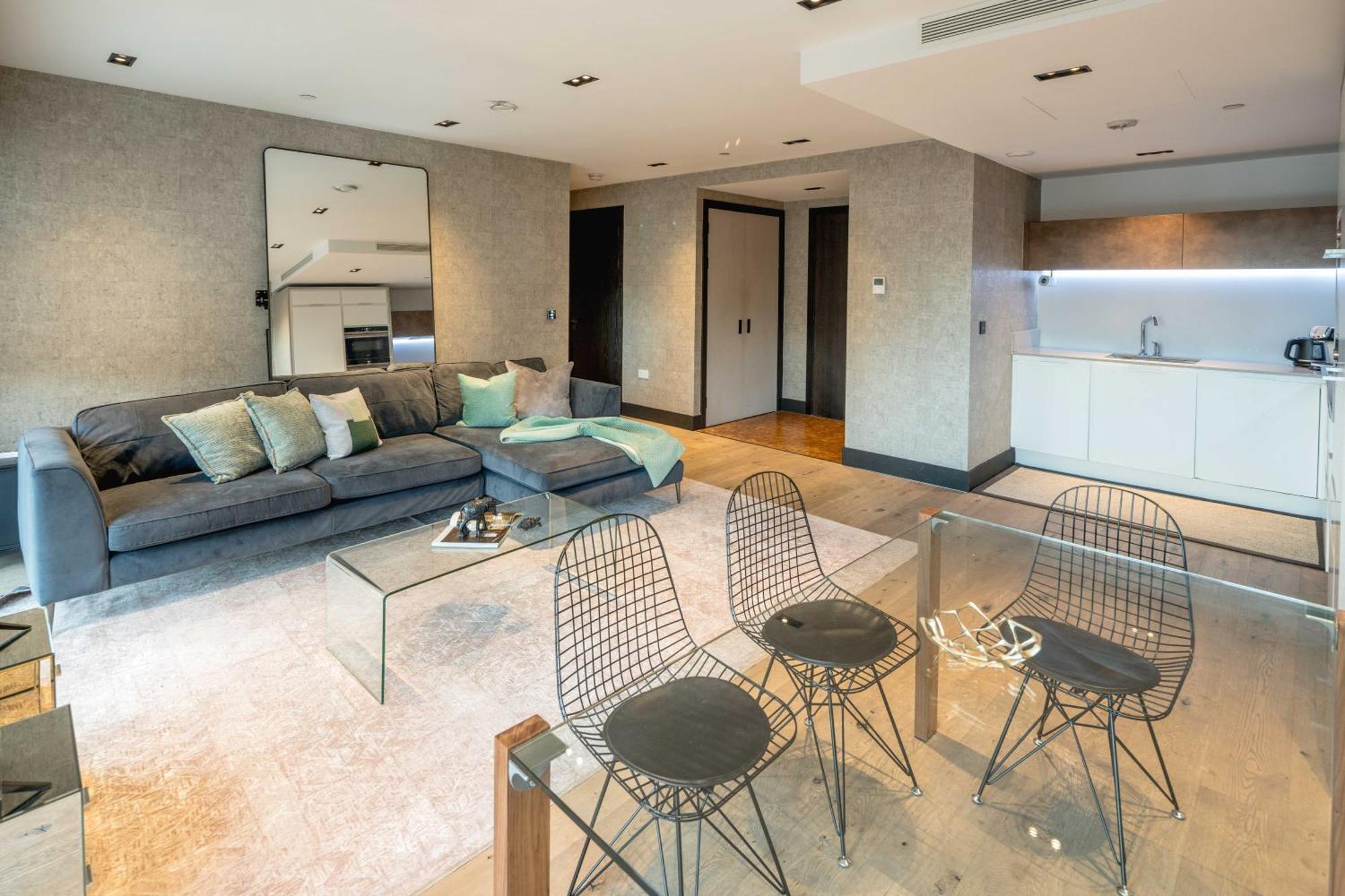Apartment Spectacular Brand New 2 Bedrooms And 2 Bathroom London