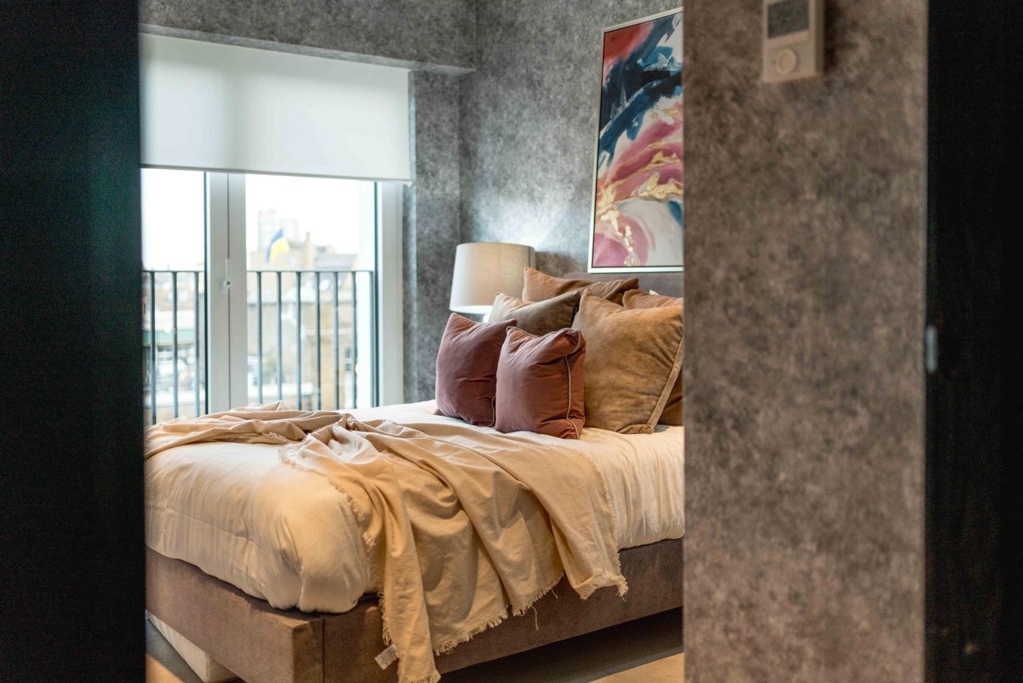 Spectacular Brand New 2 Bedrooms And 2 Bathroom