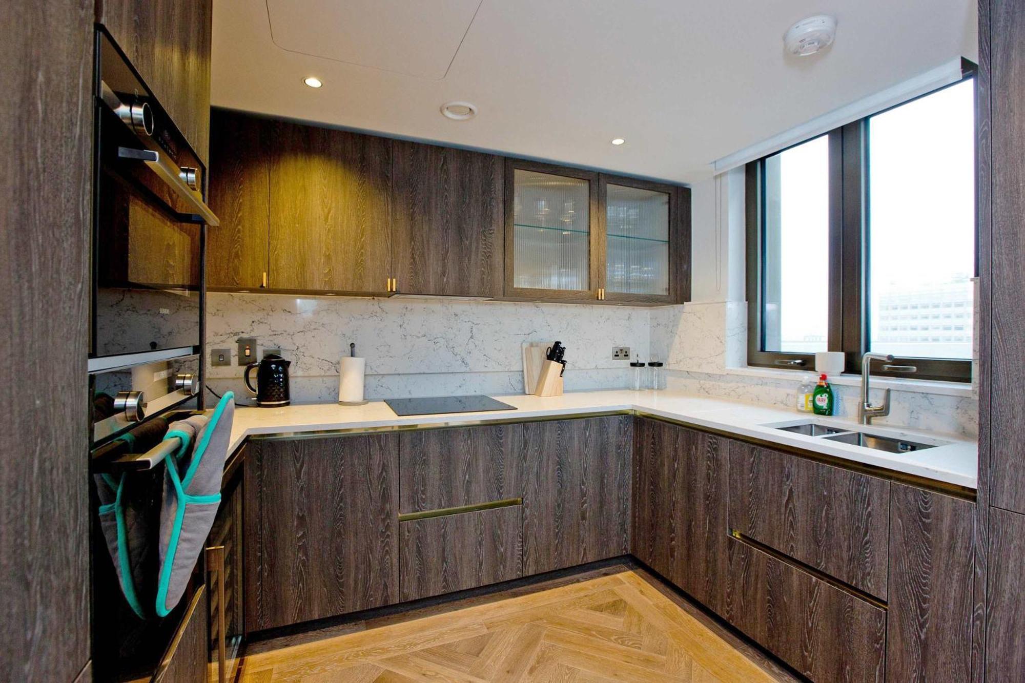 Luxury Living With Views With Pool And Gym Ac *