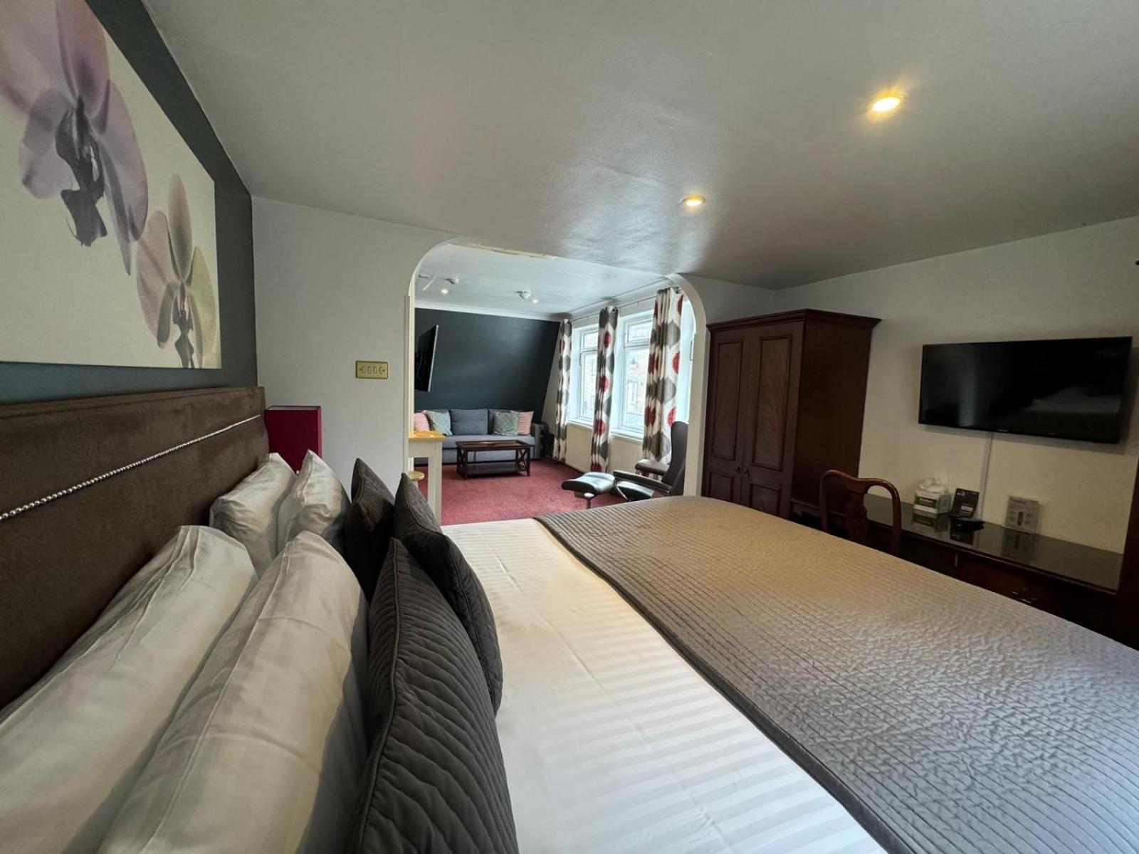Berjaya Eden Park Hotel London