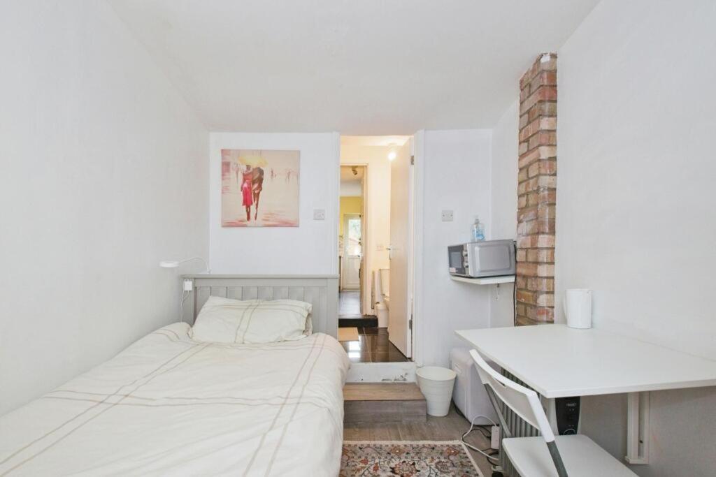 Eejs Charming 3 Bed - With Large Garden