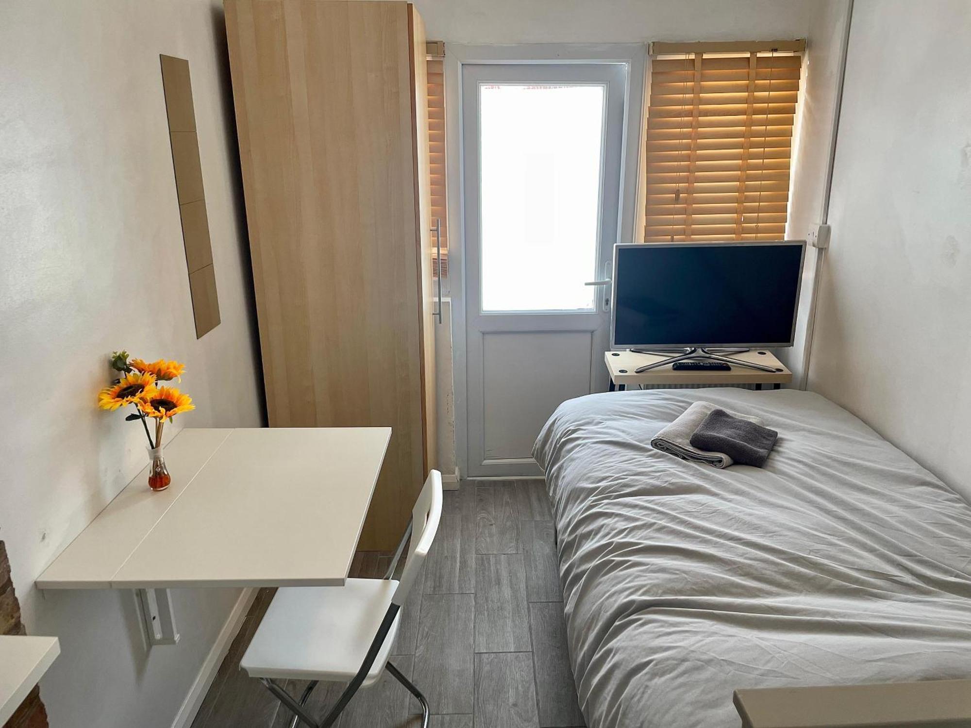 Eejs Charming 3 Bed - With Large Garden