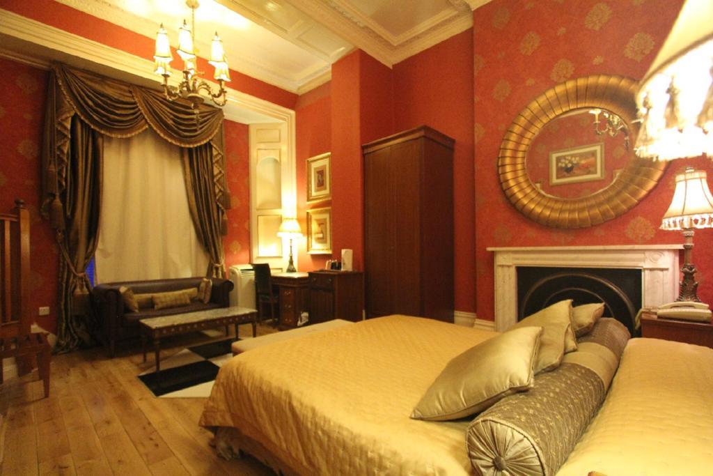Opulence Boutique Hotell
