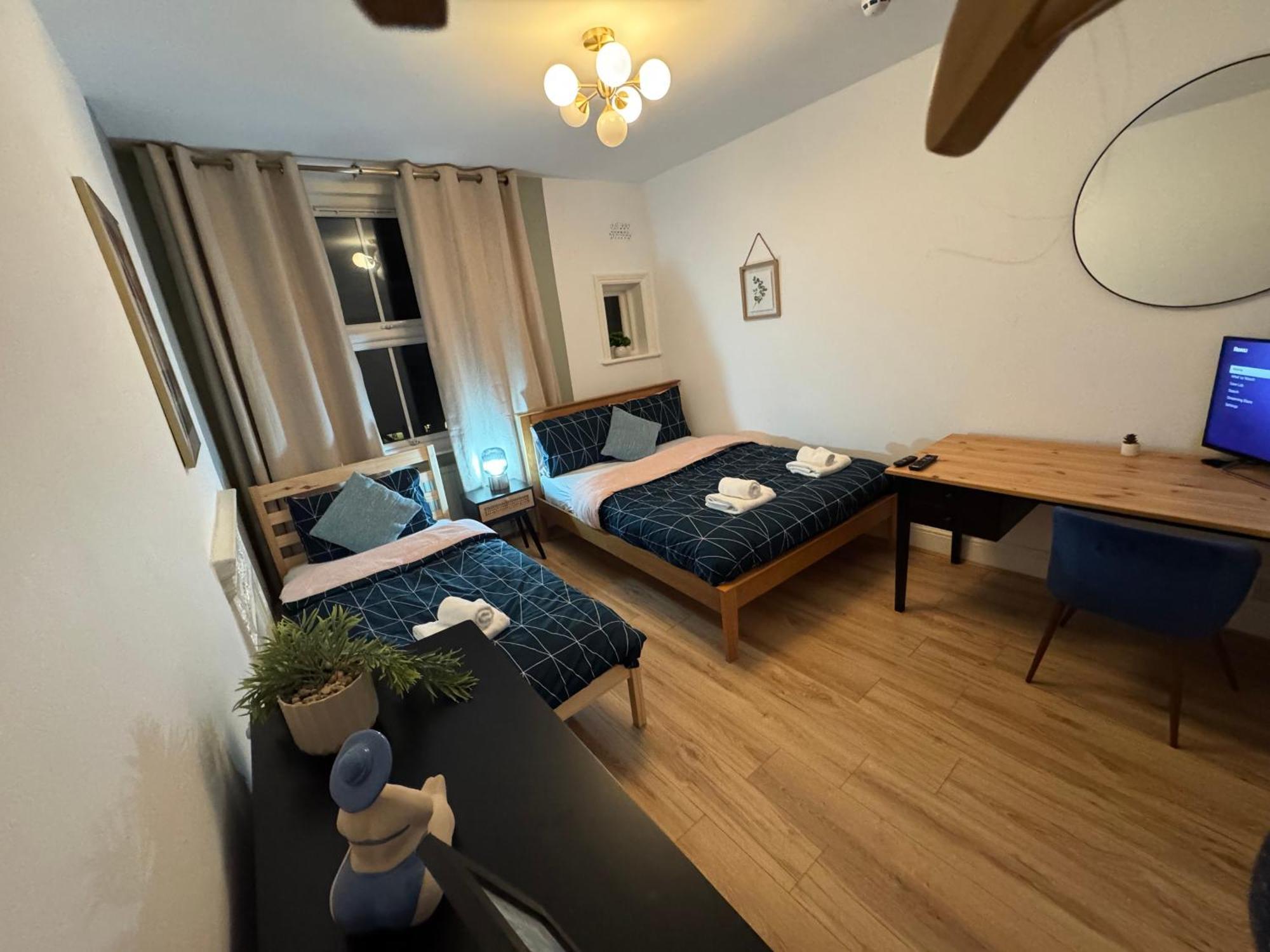 Delux Near Centre * London