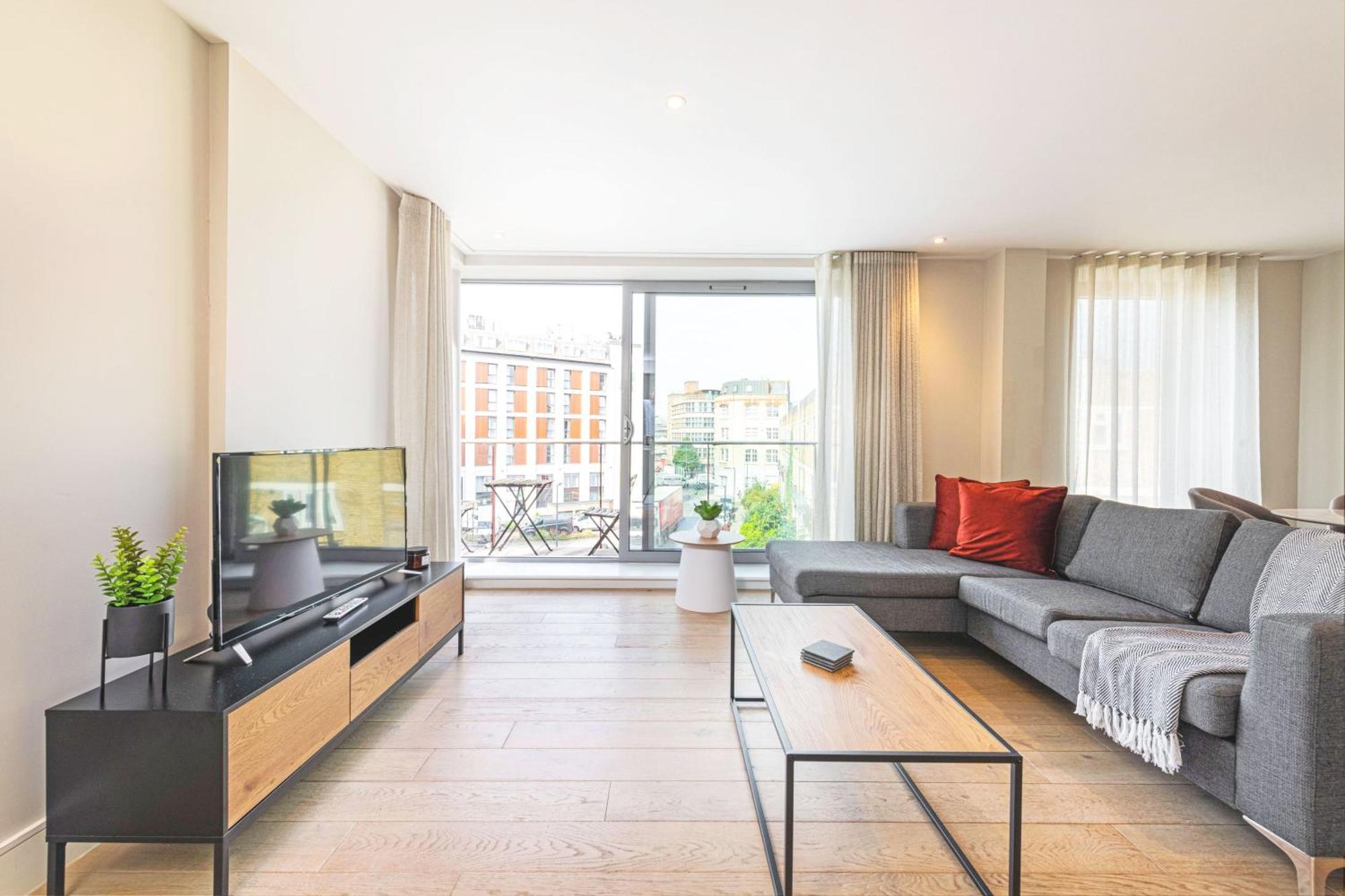Spacious & Elegant In Southbank Near Eye Londres