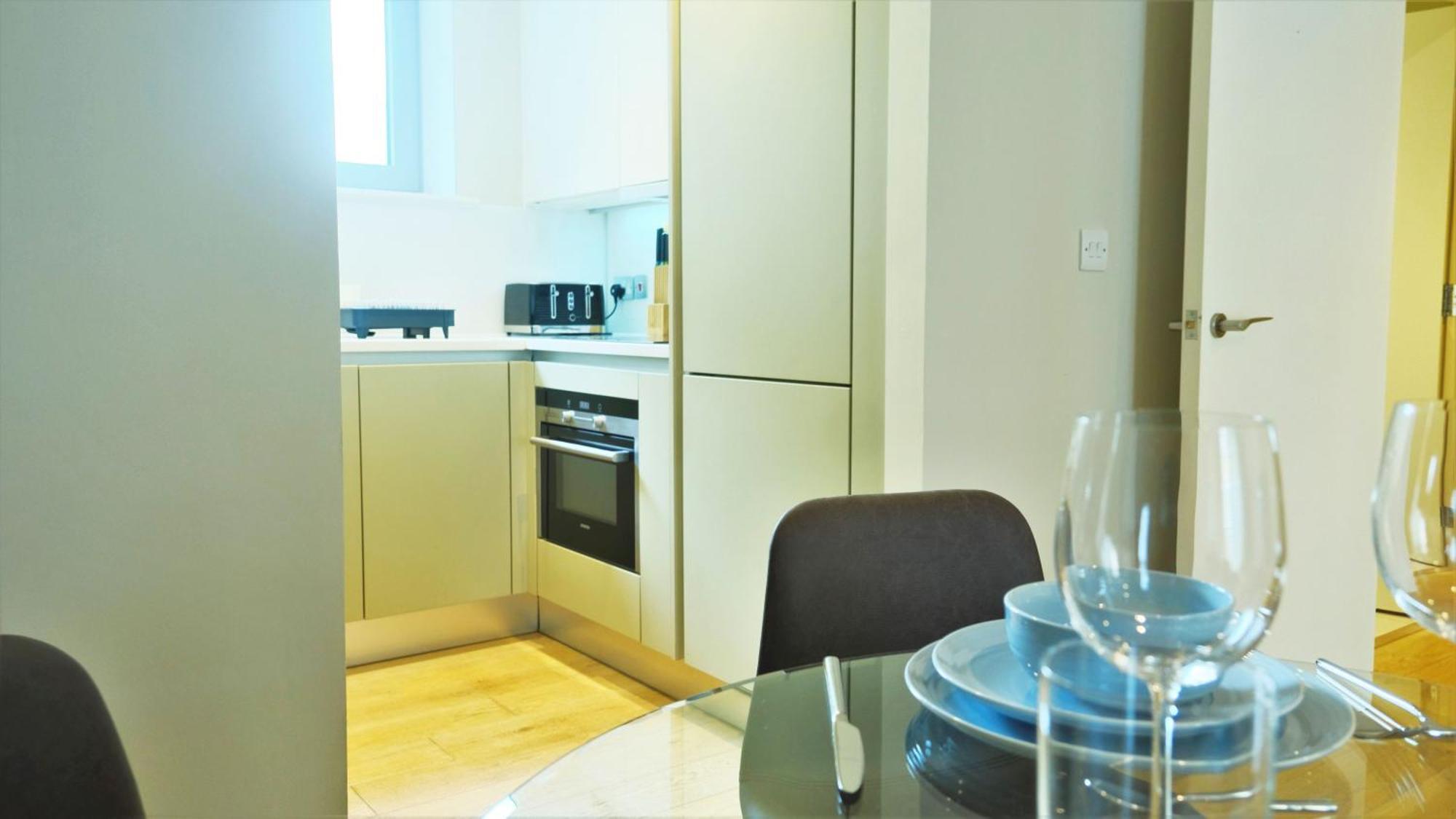 Spacious & Elegant In Southbank Near Eye Apartamento *