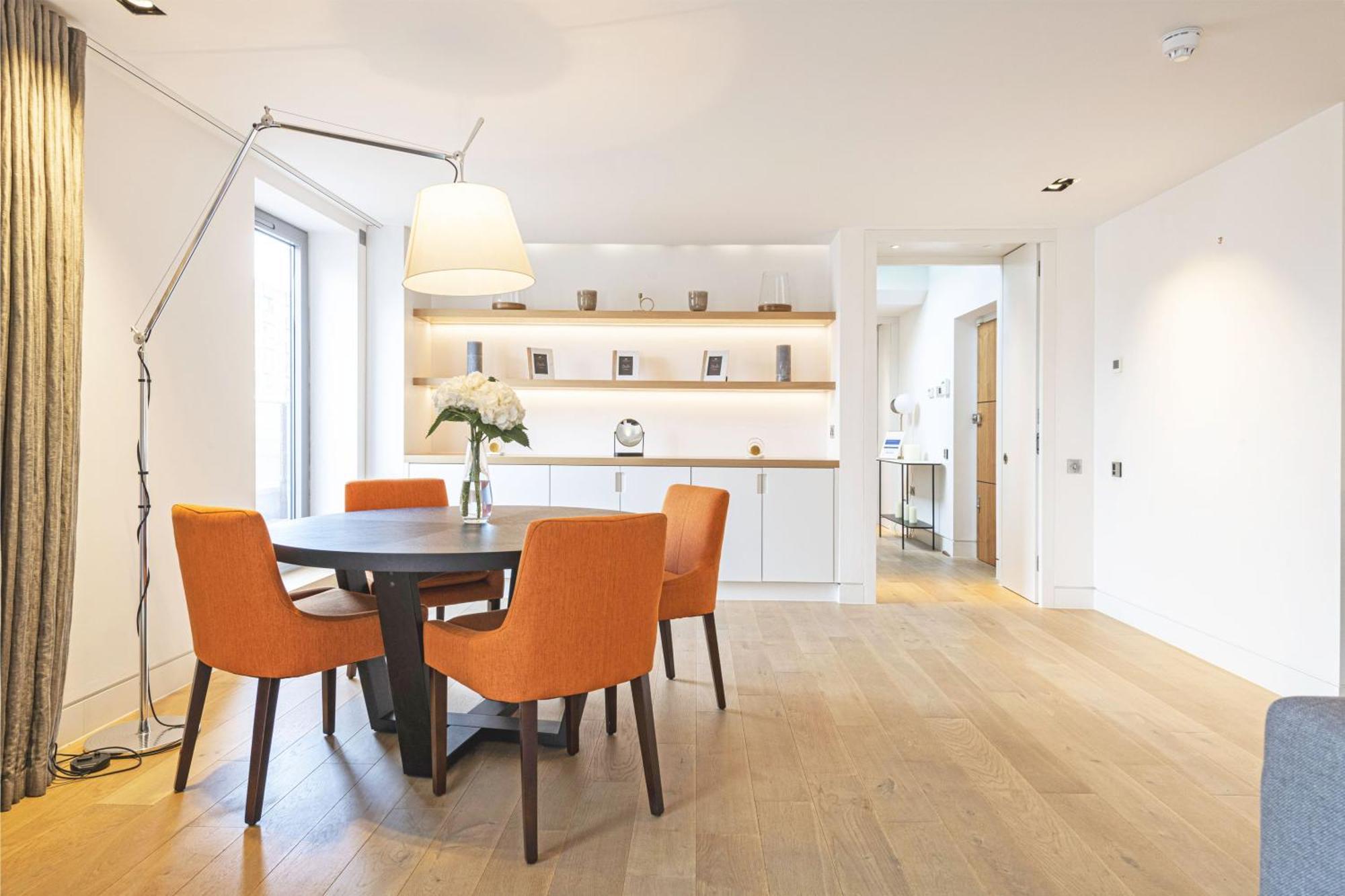 Spacious & Elegant In Southbank Near Eye Londres