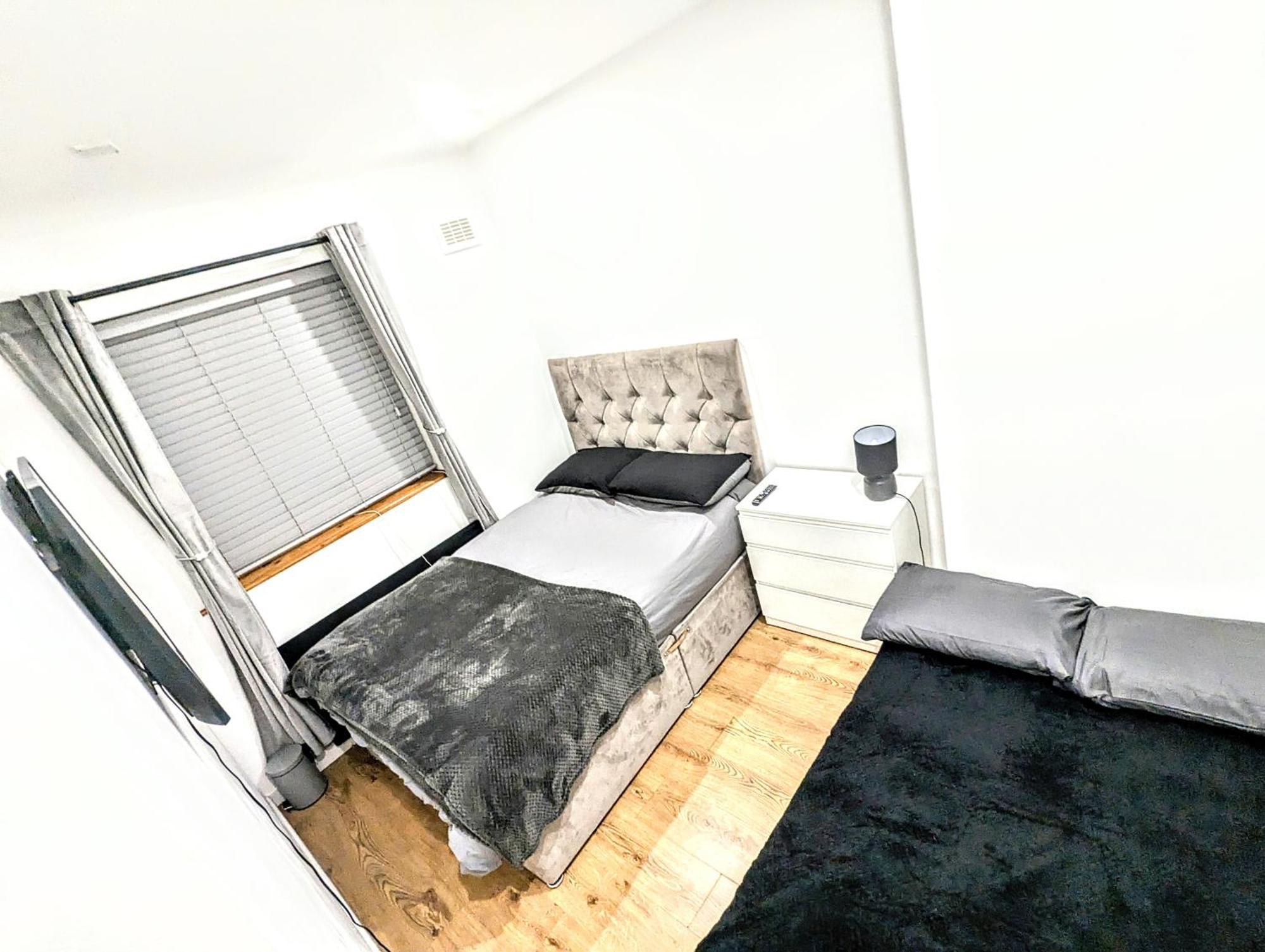 Apartment Bromley Serviced - Beckenham Place Park - - 2 Bed House - Free Parking - 2 Beds 1 Sofabed *