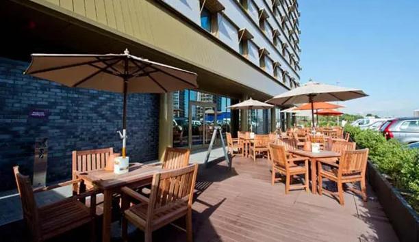 Apartment Cozy En-suite Stay, Steps From Elizabeth Line *