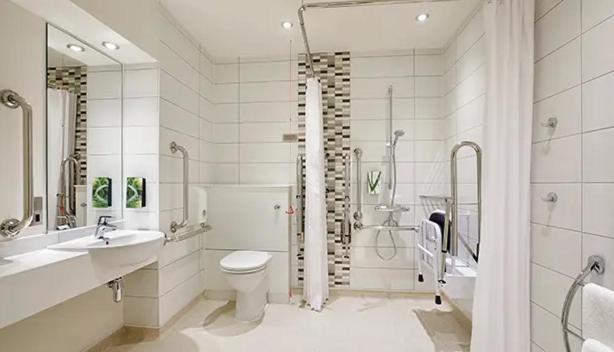 Cozy En-suite Stay, Steps From Elizabeth Line * London