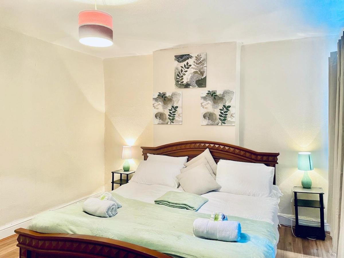 Apartment In Plaistow & Free Parking London