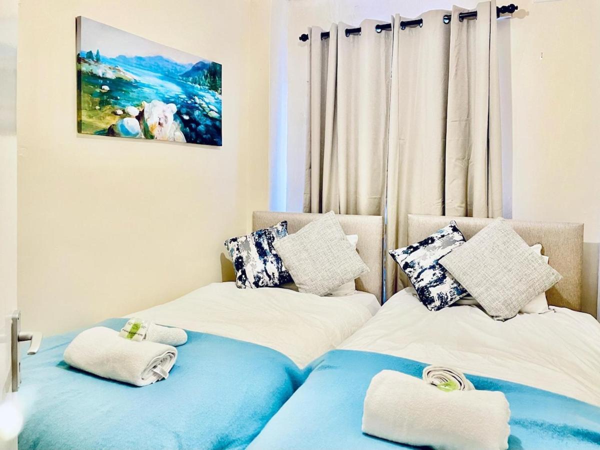 In Plaistow & Free Parking Apartment
