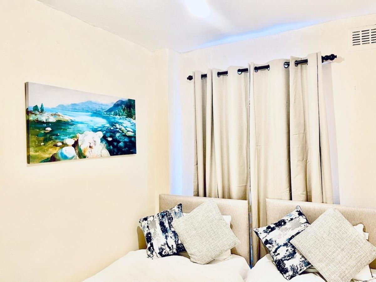 Apartment In Plaistow & Free Parking London