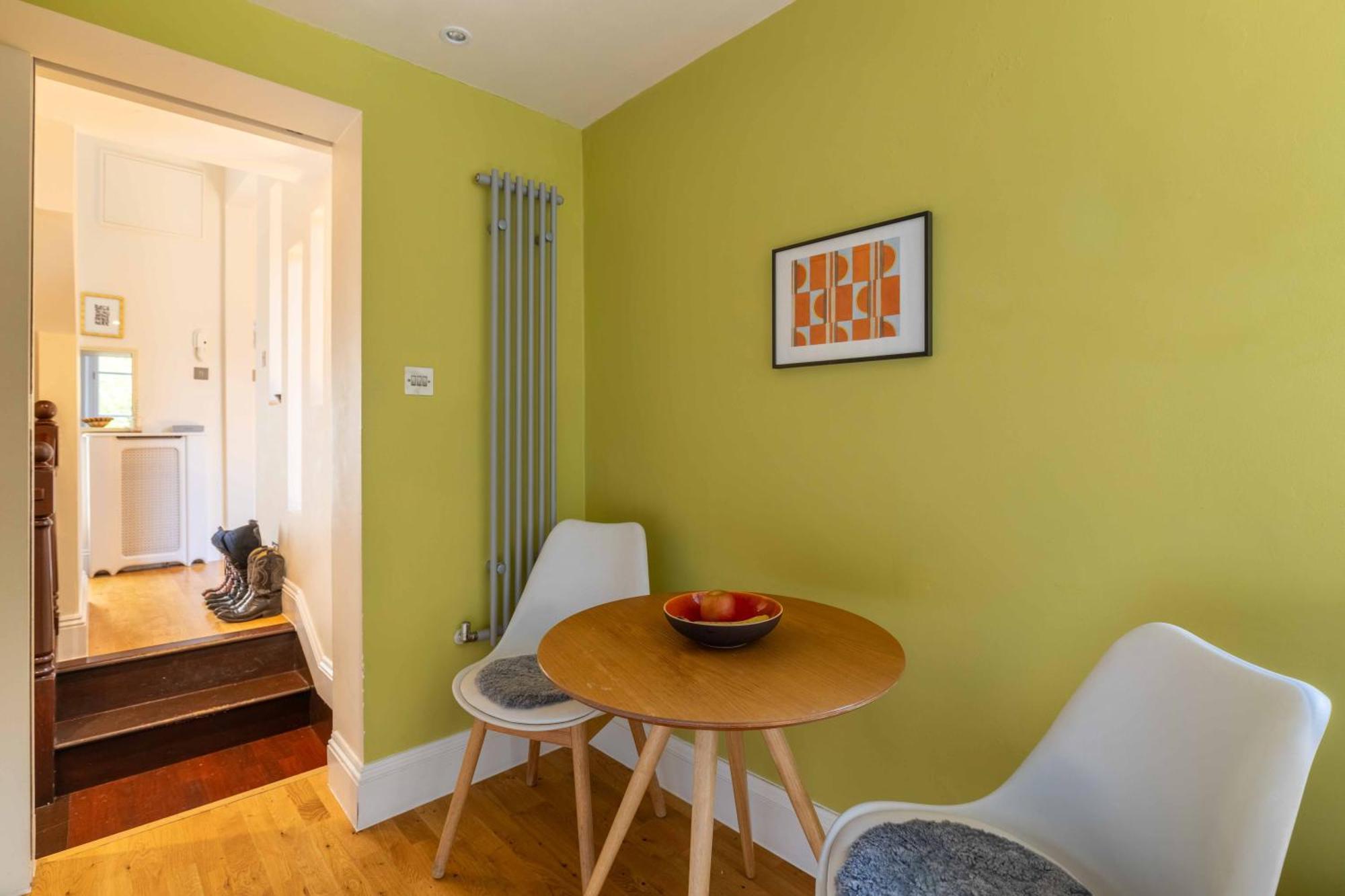 Pass The Keys Charming Portobello Road Holiday home