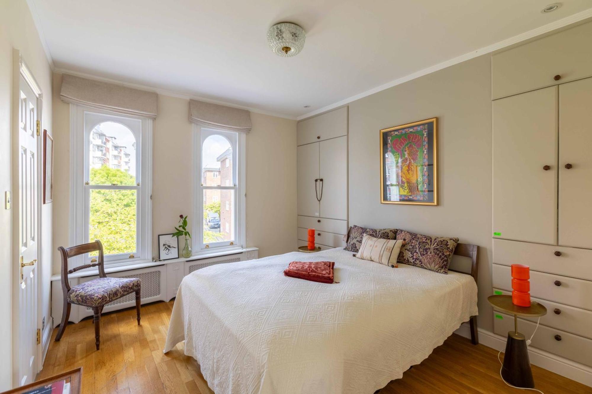 Pass The Keys Charming Portobello Road Holiday home *