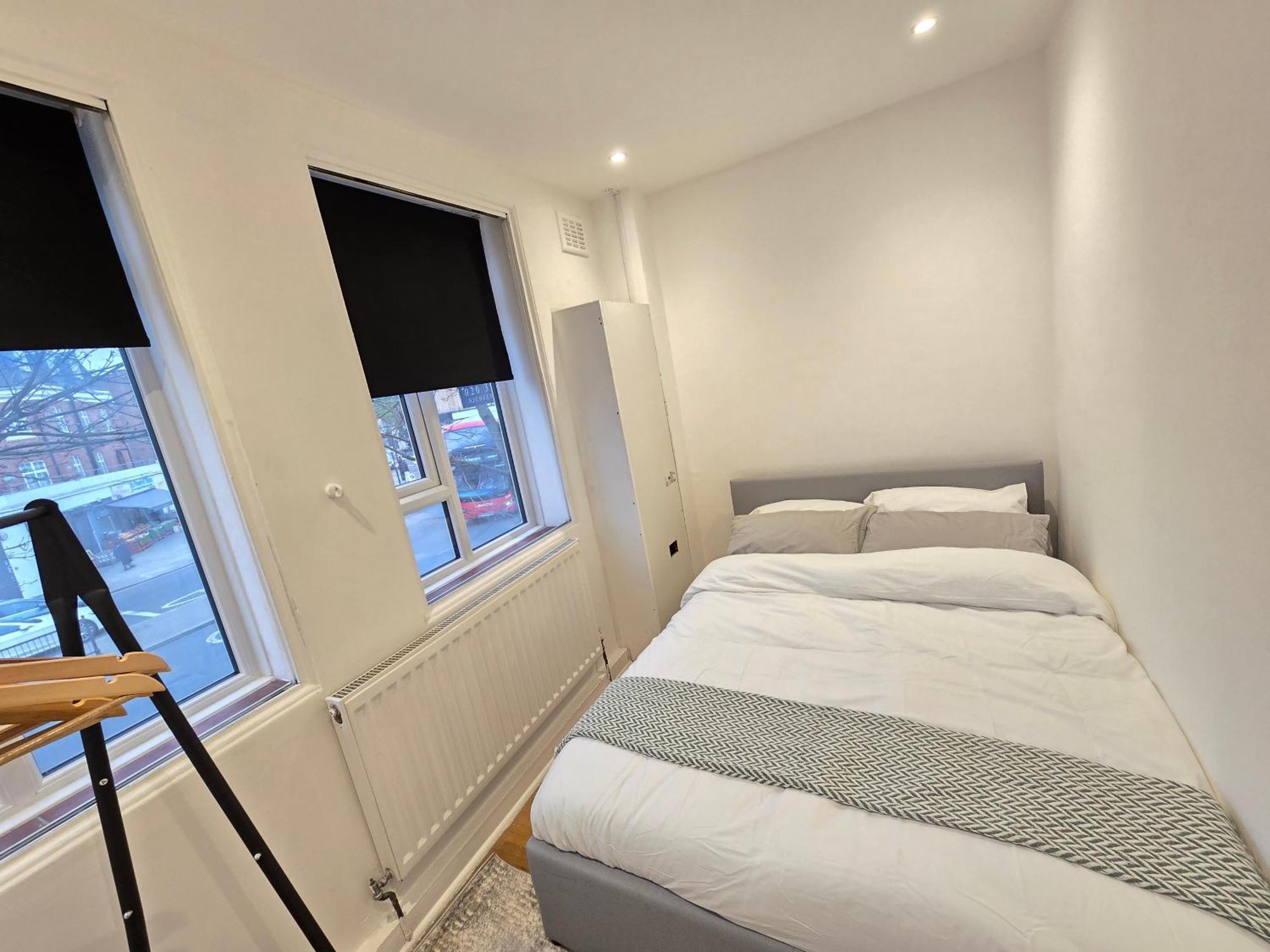 Apartment Stylish Flat 10 Mins From Train, Near Emirates & Camden *