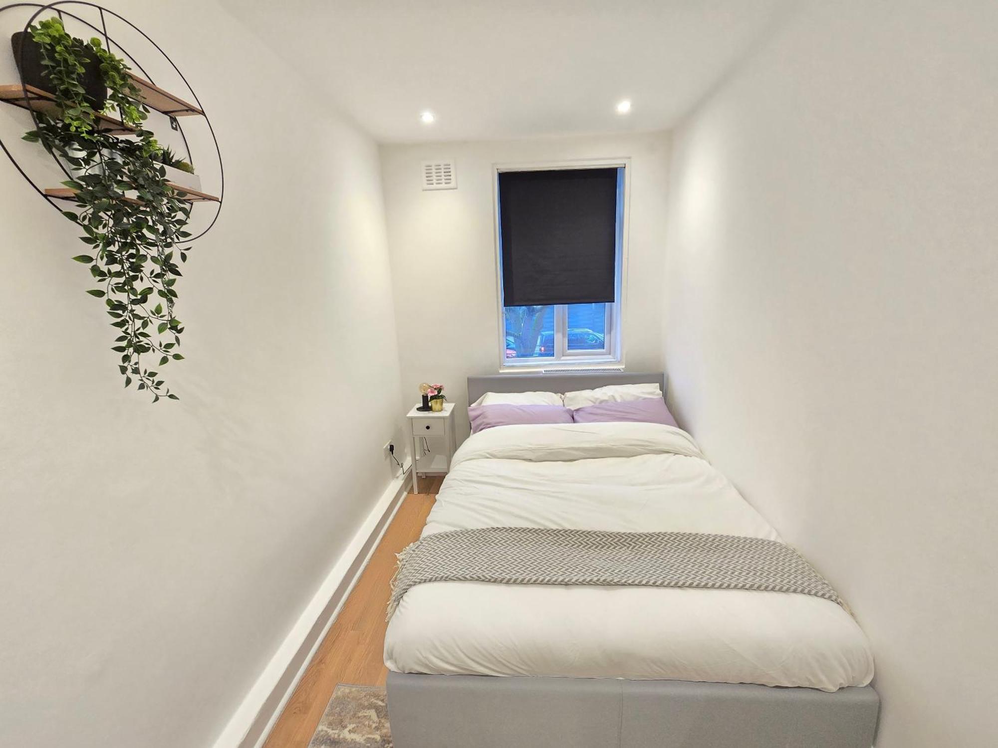 Stylish Flat 10 Mins From Train, Near Emirates & Camden Apartment