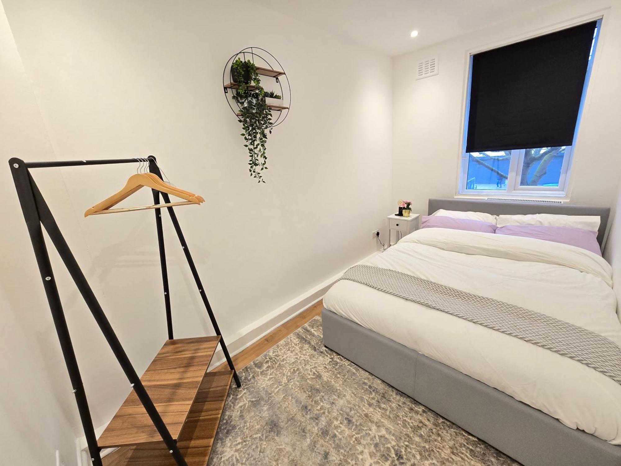Stylish Flat 10 Mins From Train, Near Emirates & Camden London