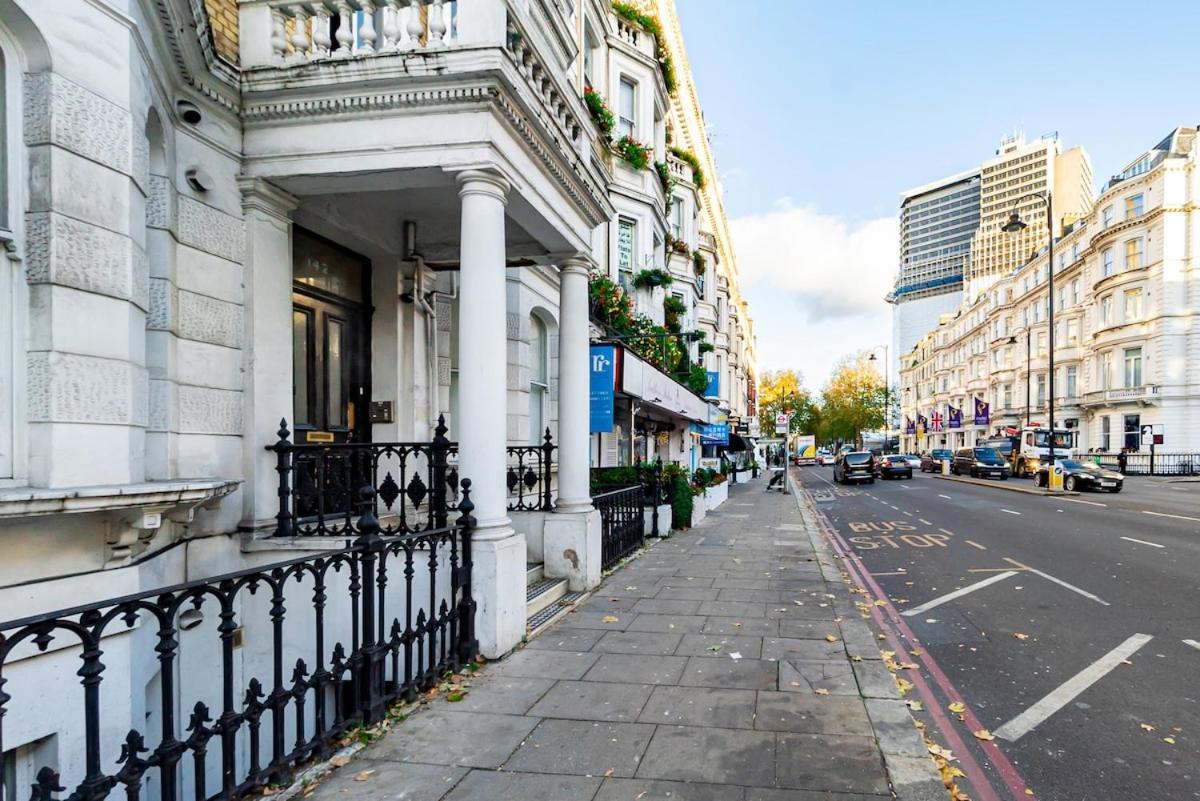 Stylish 2br Near Hyde Park & Museums, Kensington Appartement Londen