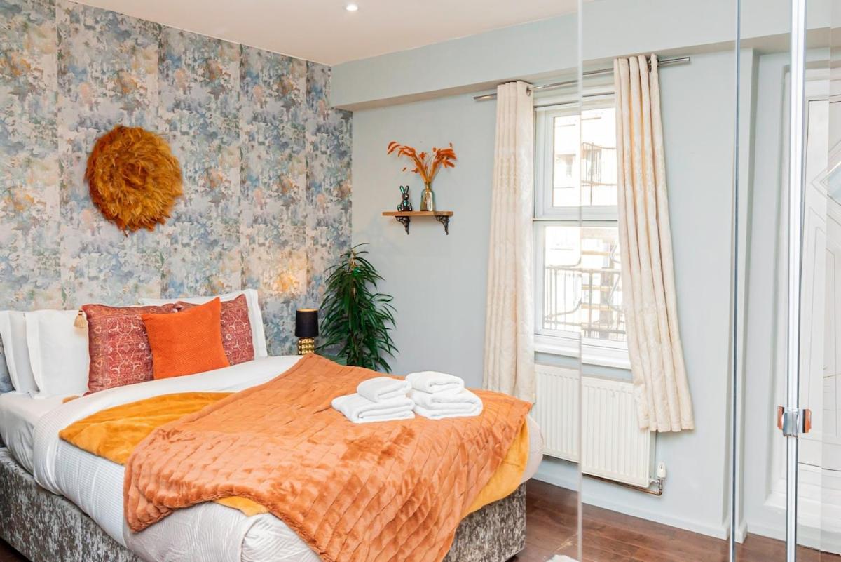 Stylish 2br Near Hyde Park & Museums, Kensington Londen