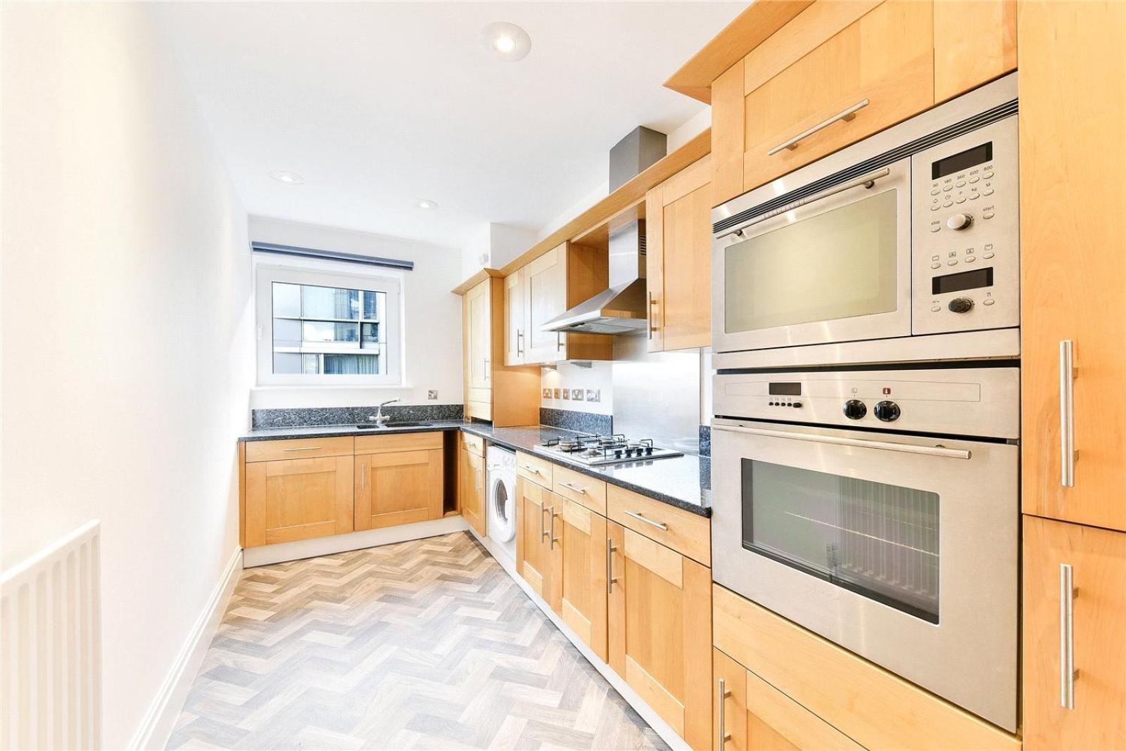 Immaculate 2-bed House In Earls Court W14 Apartment