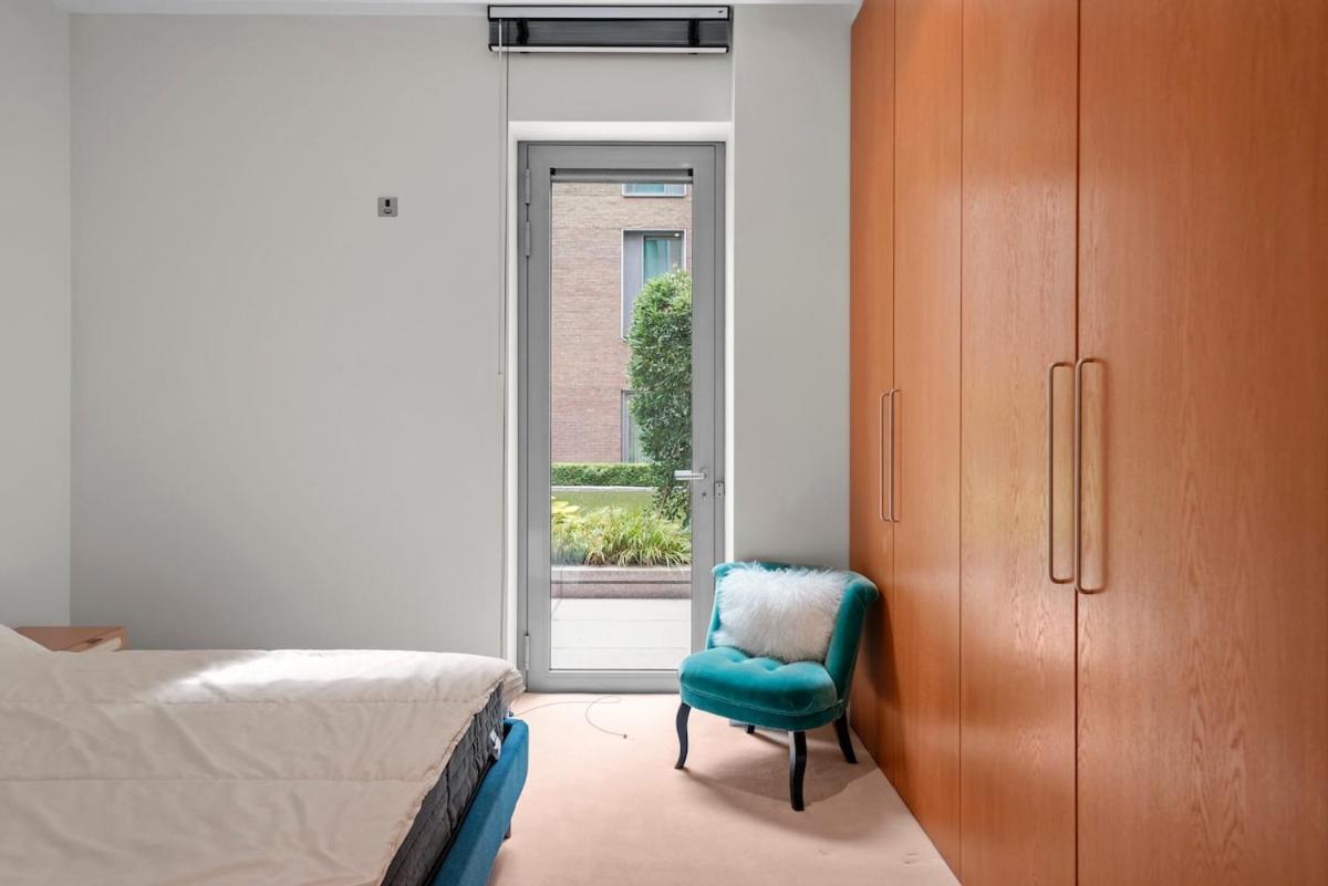 Baker St, Luxury 2 Bed And 2 Bath - *