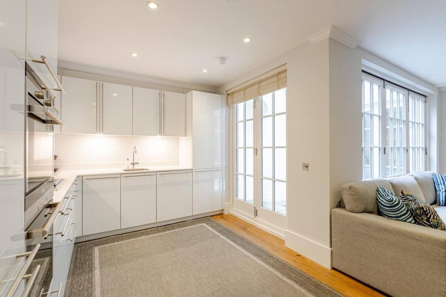 Lavish Designer 3 Bed Near Oxford Street Appartement Londen
