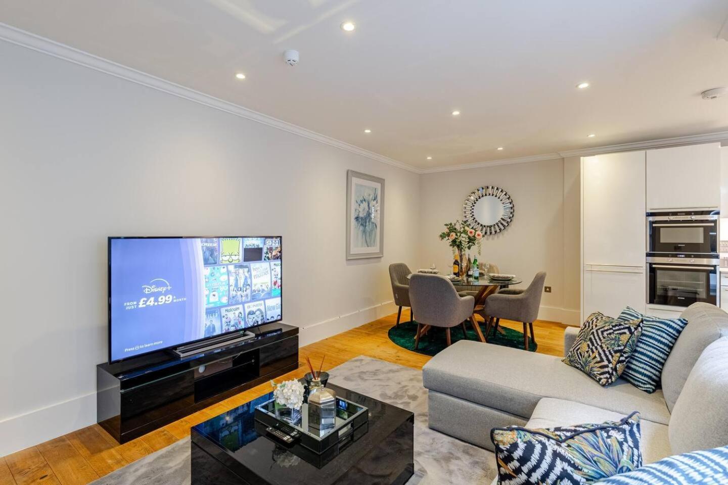 Lavish Designer 3 Bed Near Oxford Street Londen