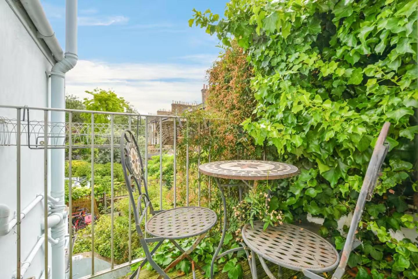 Pass The Keys Airy 1850s Coach House With Private Balcony Сasa de vacaciones Londres