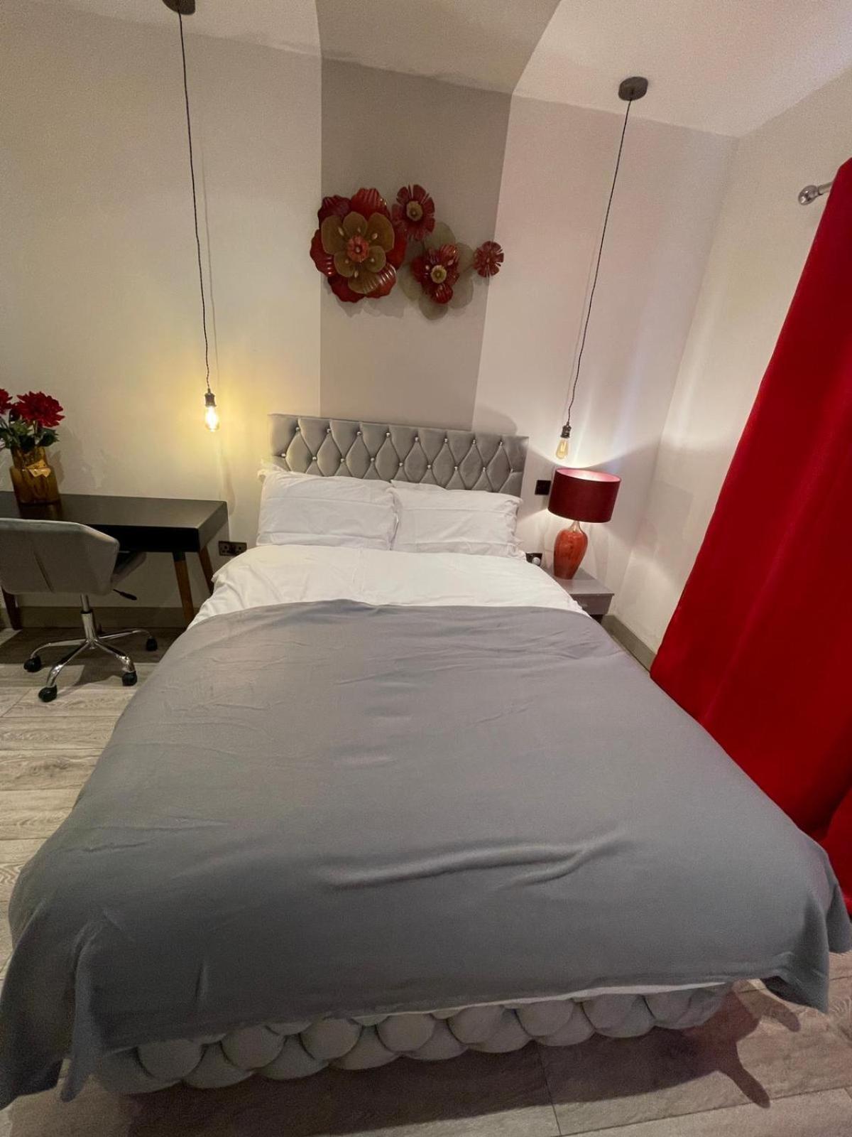 Letzi Premium Cozy Retreat Private En-Suite Rooms, Wembley * Londres